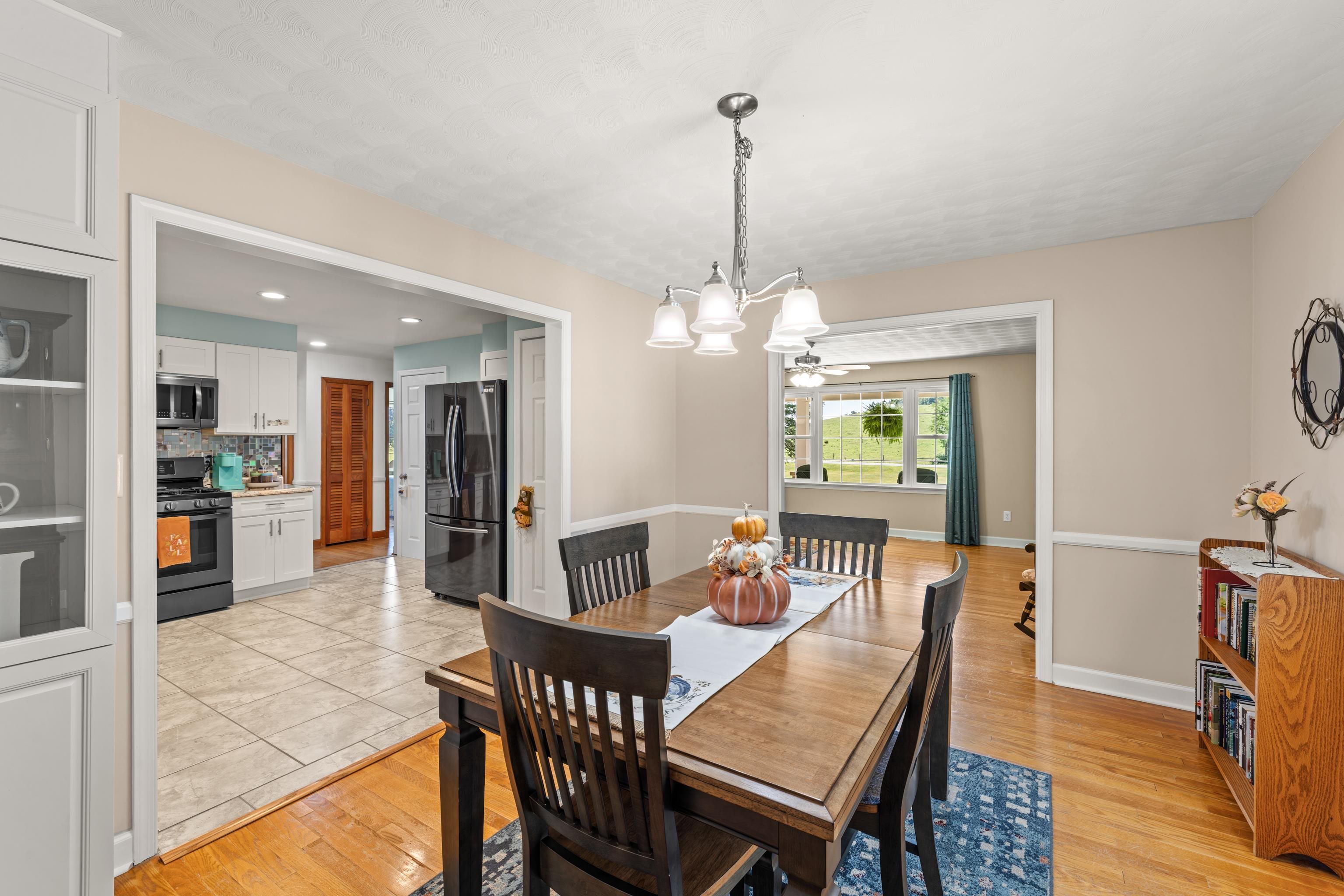 1259 HOWARDSVILLE RD, STAUNTON, Virginia 24401, 4 Bedrooms Bedrooms, ,2 BathroomsBathrooms,Residential,1259 HOWARDSVILLE RD,681418 MLS # 681418 1259 HOWARDSVILLE RD, STAUNTON, Virginia 24401, 4 Bedrooms Bedrooms, ,2 BathroomsBathrooms,Residential,1259 HOWARDSVILLE RD,681418 MLS # 681418