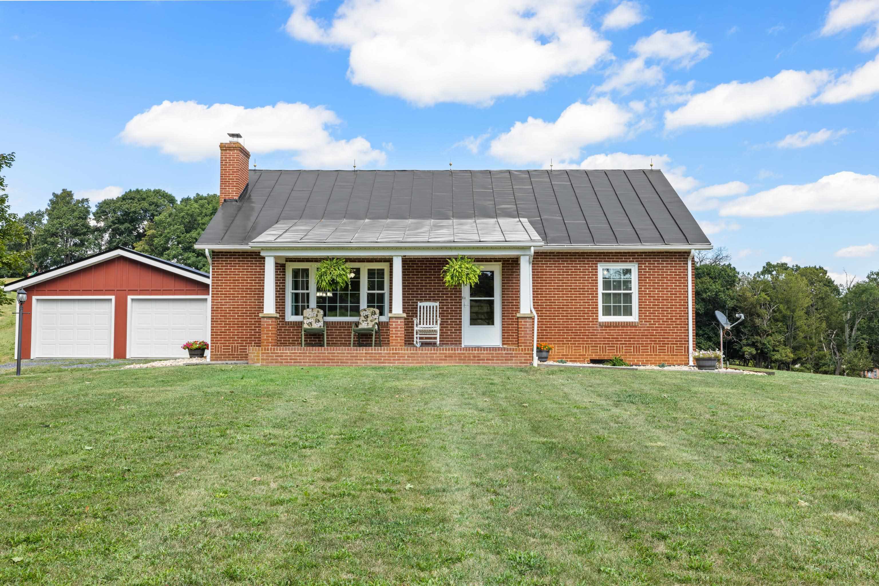 1259 HOWARDSVILLE RD, STAUNTON, Virginia 24401, 4 Bedrooms Bedrooms, ,2 BathroomsBathrooms,Residential,1259 HOWARDSVILLE RD,681418 MLS # 681418 1259 HOWARDSVILLE RD, STAUNTON, Virginia 24401, 4 Bedrooms Bedrooms, ,2 BathroomsBathrooms,Residential,1259 HOWARDSVILLE RD,681418 MLS # 681418
