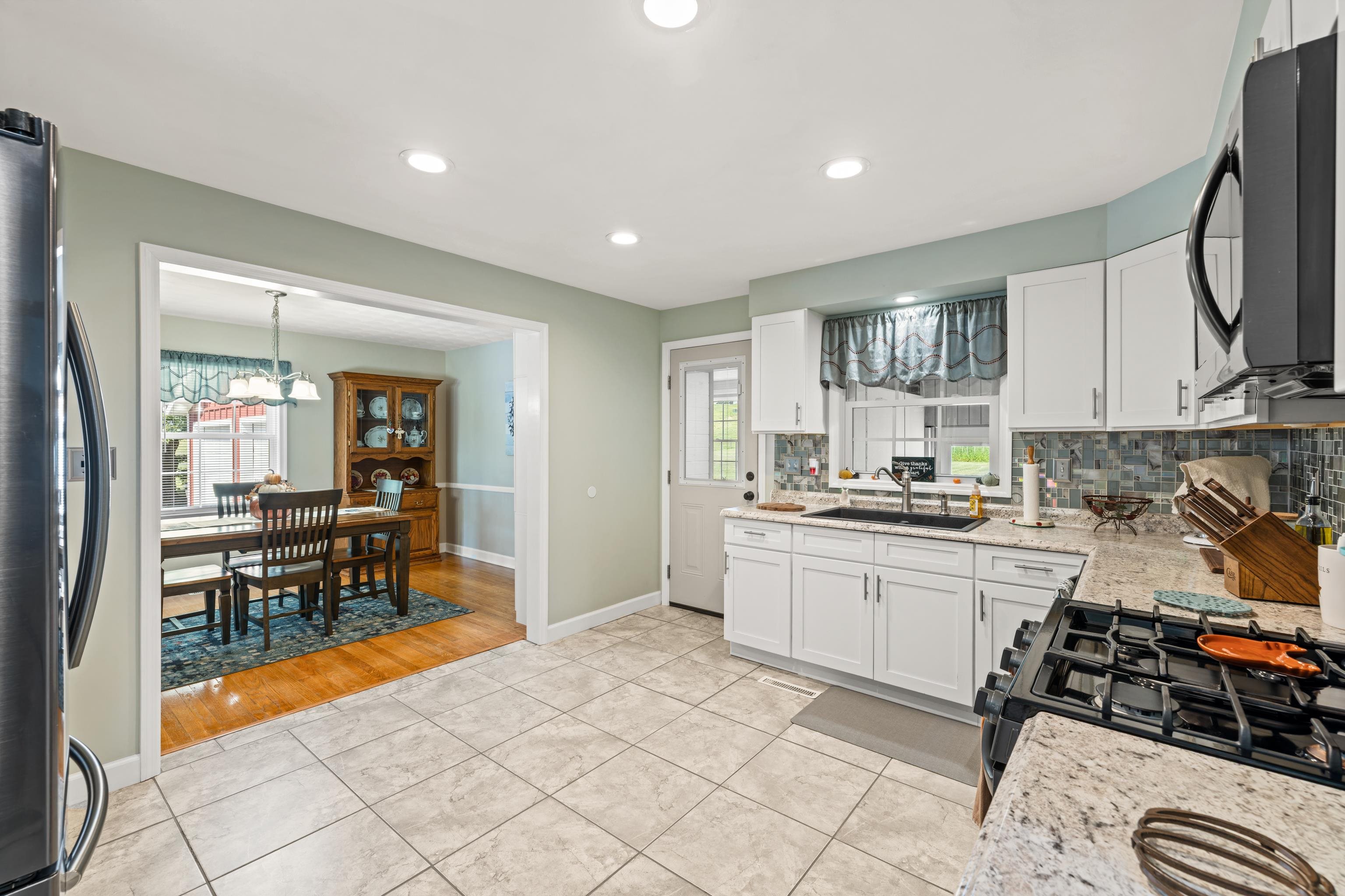 1259 HOWARDSVILLE RD, STAUNTON, Virginia 24401, 4 Bedrooms Bedrooms, ,2 BathroomsBathrooms,Residential,1259 HOWARDSVILLE RD,681418 MLS # 681418 1259 HOWARDSVILLE RD, STAUNTON, Virginia 24401, 4 Bedrooms Bedrooms, ,2 BathroomsBathrooms,Residential,1259 HOWARDSVILLE RD,681418 MLS # 681418