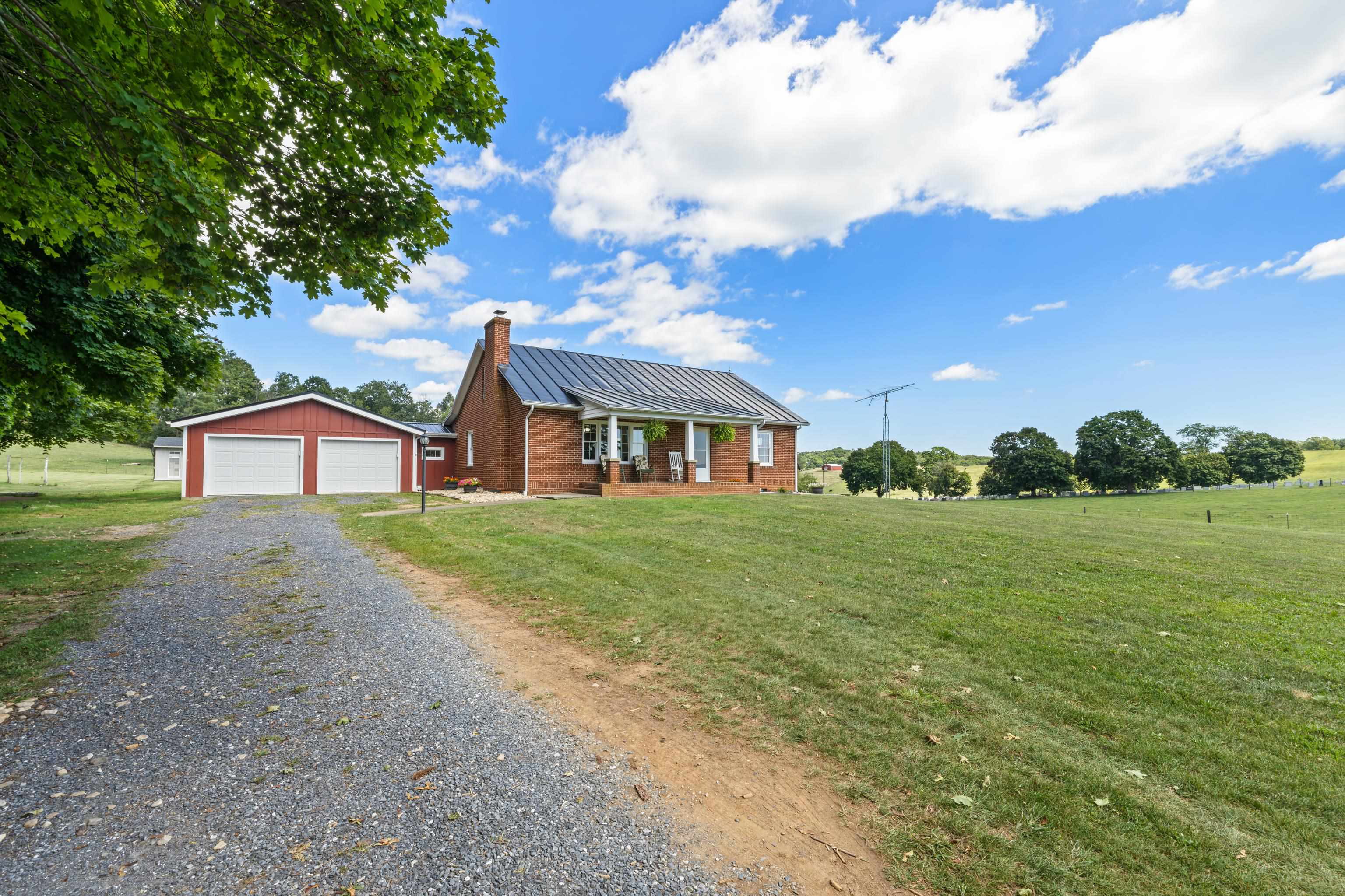 1259 HOWARDSVILLE RD, STAUNTON, Virginia 24401, 4 Bedrooms Bedrooms, ,2 BathroomsBathrooms,Residential,1259 HOWARDSVILLE RD,681418 MLS # 681418 1259 HOWARDSVILLE RD, STAUNTON, Virginia 24401, 4 Bedrooms Bedrooms, ,2 BathroomsBathrooms,Residential,1259 HOWARDSVILLE RD,681418 MLS # 681418