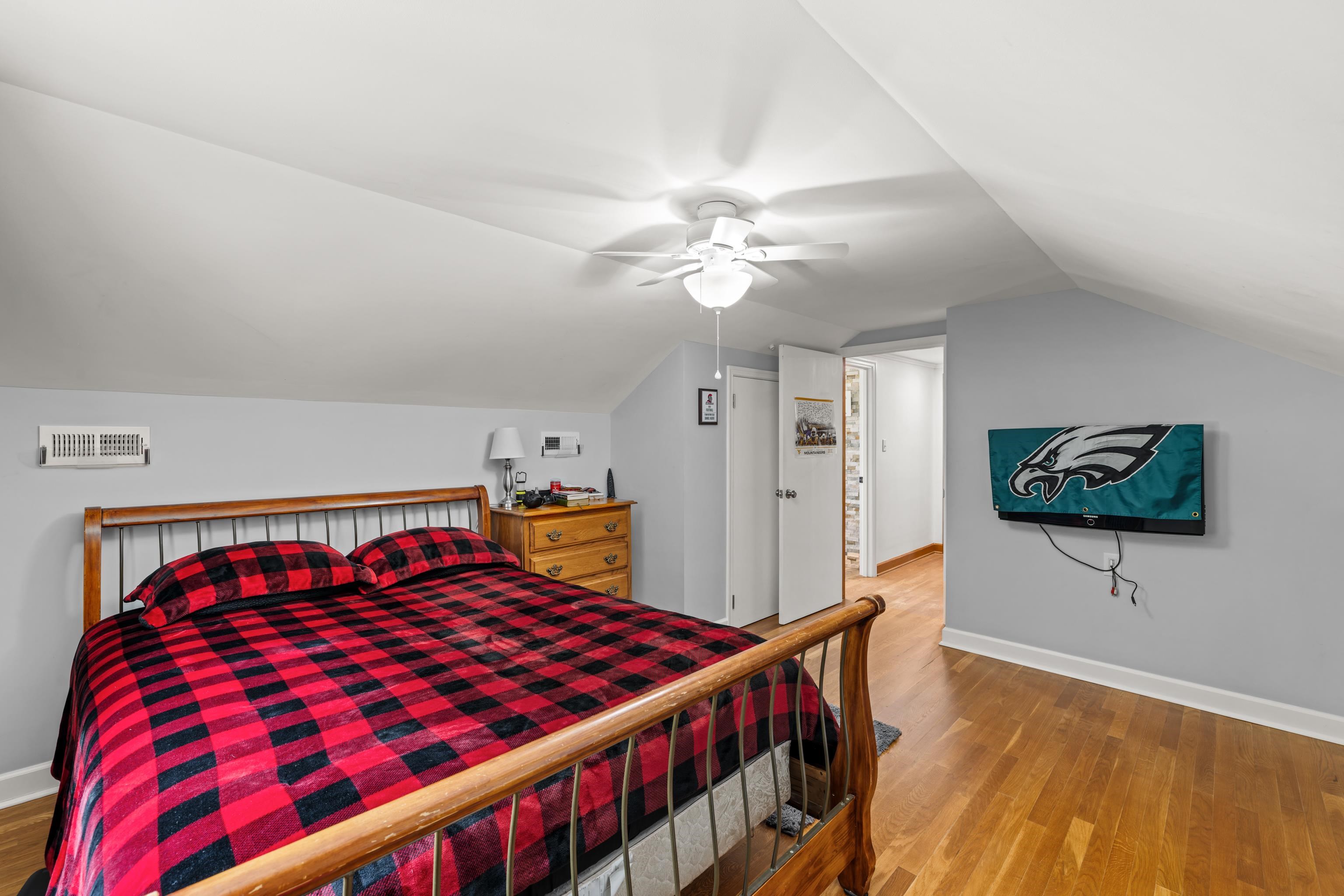1259 HOWARDSVILLE RD, STAUNTON, Virginia 24401, 4 Bedrooms Bedrooms, ,2 BathroomsBathrooms,Residential,1259 HOWARDSVILLE RD,681418 MLS # 681418 1259 HOWARDSVILLE RD, STAUNTON, Virginia 24401, 4 Bedrooms Bedrooms, ,2 BathroomsBathrooms,Residential,1259 HOWARDSVILLE RD,681418 MLS # 681418