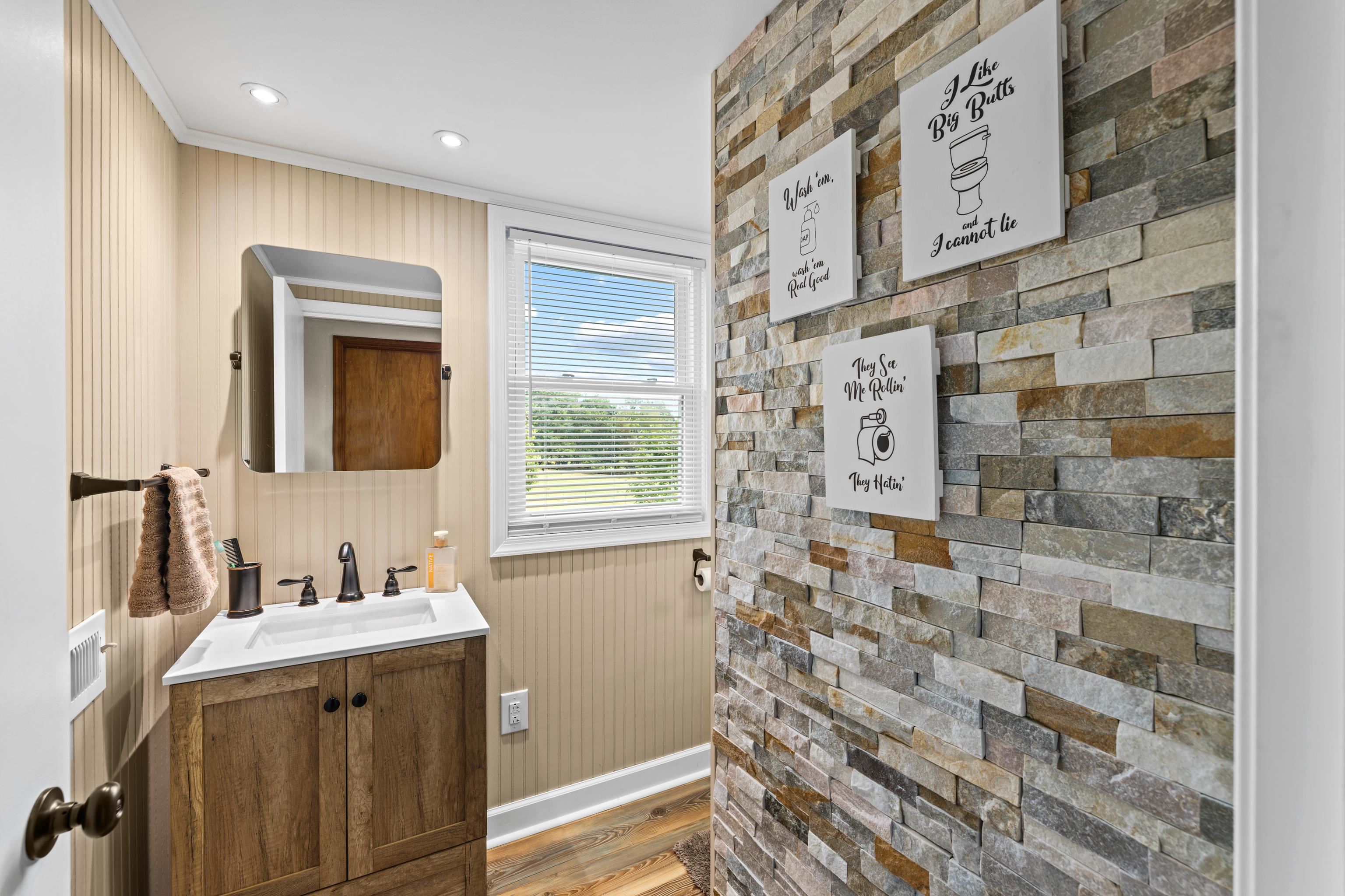 1259 HOWARDSVILLE RD, STAUNTON, Virginia 24401, 4 Bedrooms Bedrooms, ,2 BathroomsBathrooms,Residential,1259 HOWARDSVILLE RD,681418 MLS # 681418 1259 HOWARDSVILLE RD, STAUNTON, Virginia 24401, 4 Bedrooms Bedrooms, ,2 BathroomsBathrooms,Residential,1259 HOWARDSVILLE RD,681418 MLS # 681418
