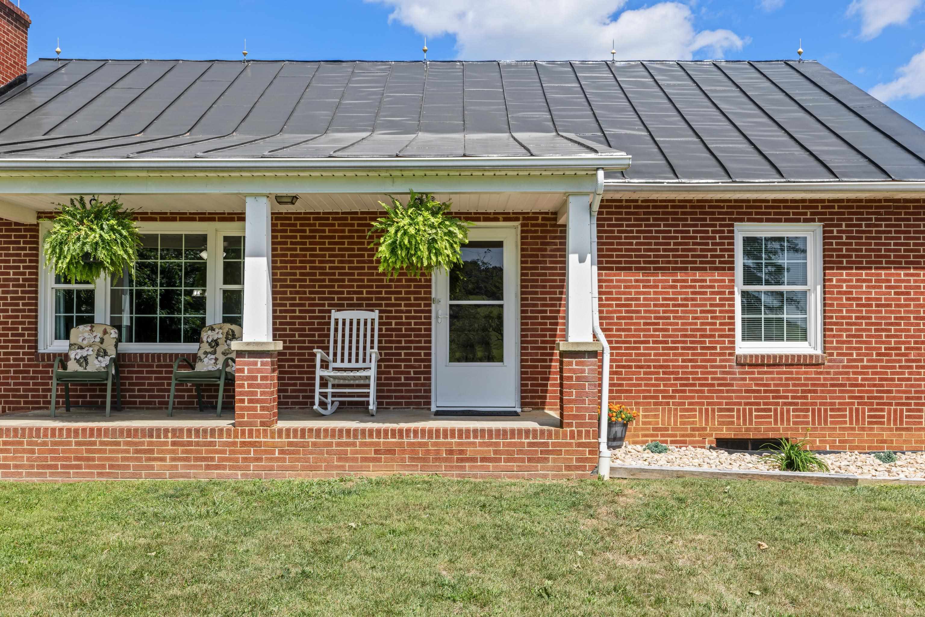 1259 HOWARDSVILLE RD, STAUNTON, Virginia 24401, 4 Bedrooms Bedrooms, ,2 BathroomsBathrooms,Residential,1259 HOWARDSVILLE RD,681418 MLS # 681418 1259 HOWARDSVILLE RD, STAUNTON, Virginia 24401, 4 Bedrooms Bedrooms, ,2 BathroomsBathrooms,Residential,1259 HOWARDSVILLE RD,681418 MLS # 681418