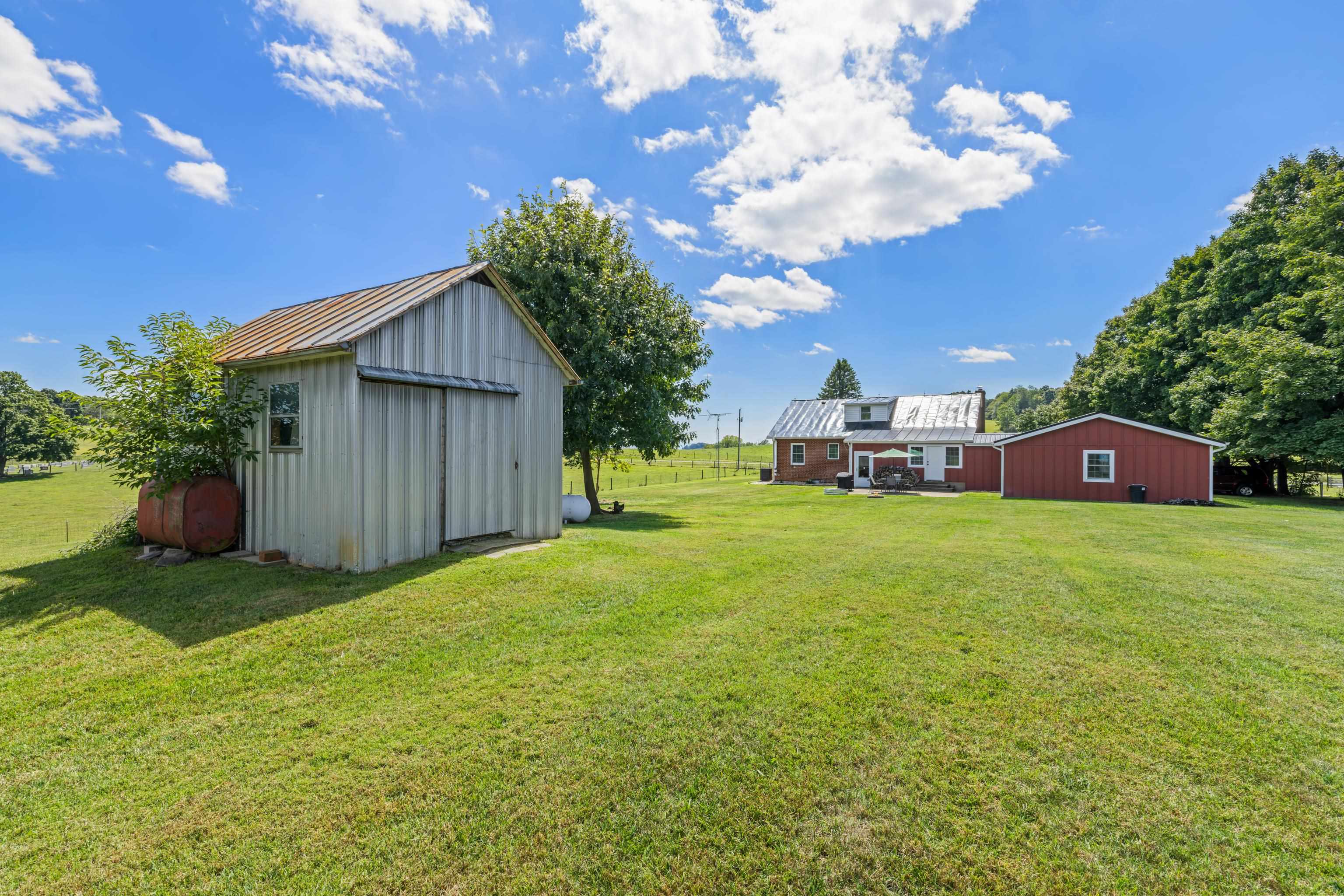 1259 HOWARDSVILLE RD, STAUNTON, Virginia 24401, 4 Bedrooms Bedrooms, ,2 BathroomsBathrooms,Residential,1259 HOWARDSVILLE RD,681418 MLS # 681418 1259 HOWARDSVILLE RD, STAUNTON, Virginia 24401, 4 Bedrooms Bedrooms, ,2 BathroomsBathrooms,Residential,1259 HOWARDSVILLE RD,681418 MLS # 681418