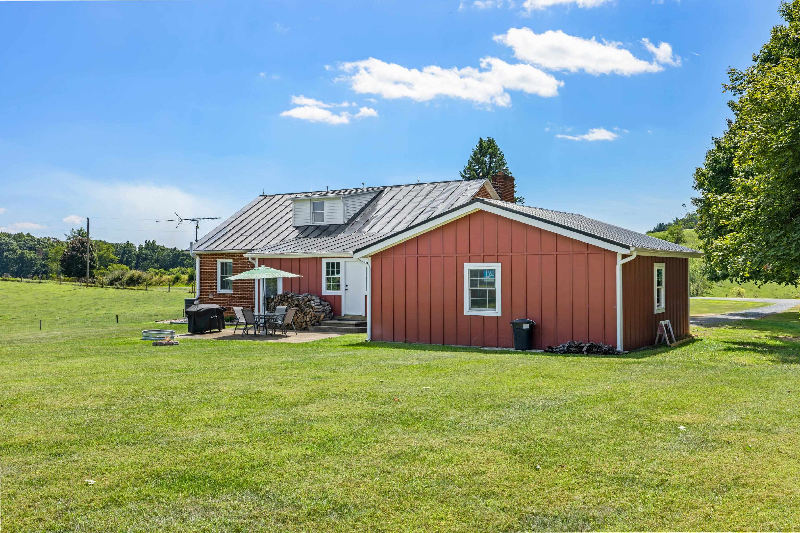 1259 HOWARDSVILLE RD, STAUNTON, Virginia 24401, 4 Bedrooms Bedrooms, ,2 BathroomsBathrooms,Residential,1259 HOWARDSVILLE RD,681418 MLS # 681418 1259 HOWARDSVILLE RD, STAUNTON, Virginia 24401, 4 Bedrooms Bedrooms, ,2 BathroomsBathrooms,Residential,1259 HOWARDSVILLE RD,681418 MLS # 681418