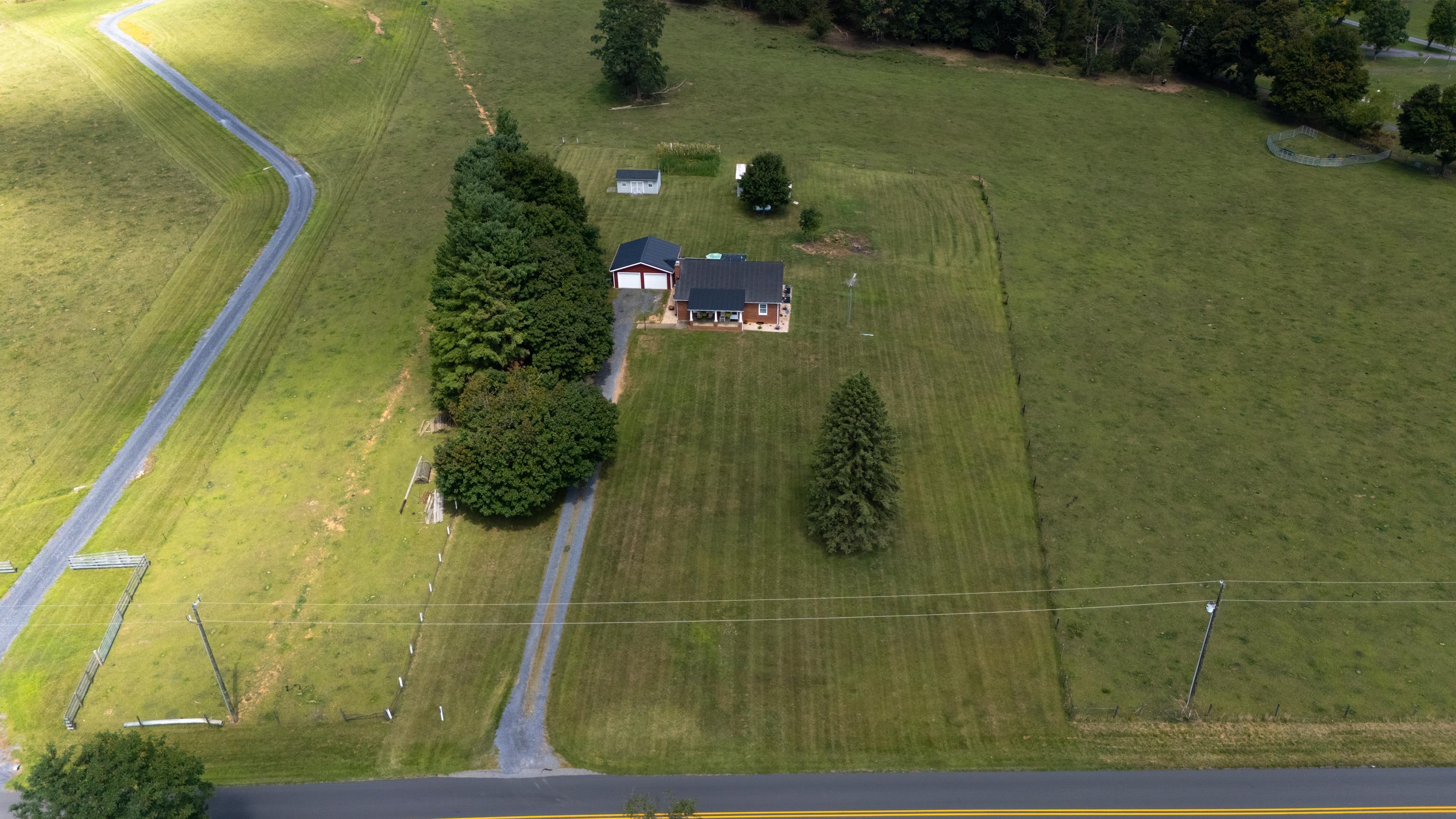 1259 HOWARDSVILLE RD, STAUNTON, Virginia 24401, 4 Bedrooms Bedrooms, ,2 BathroomsBathrooms,Residential,1259 HOWARDSVILLE RD,681418 MLS # 681418 1259 HOWARDSVILLE RD, STAUNTON, Virginia 24401, 4 Bedrooms Bedrooms, ,2 BathroomsBathrooms,Residential,1259 HOWARDSVILLE RD,681418 MLS # 681418