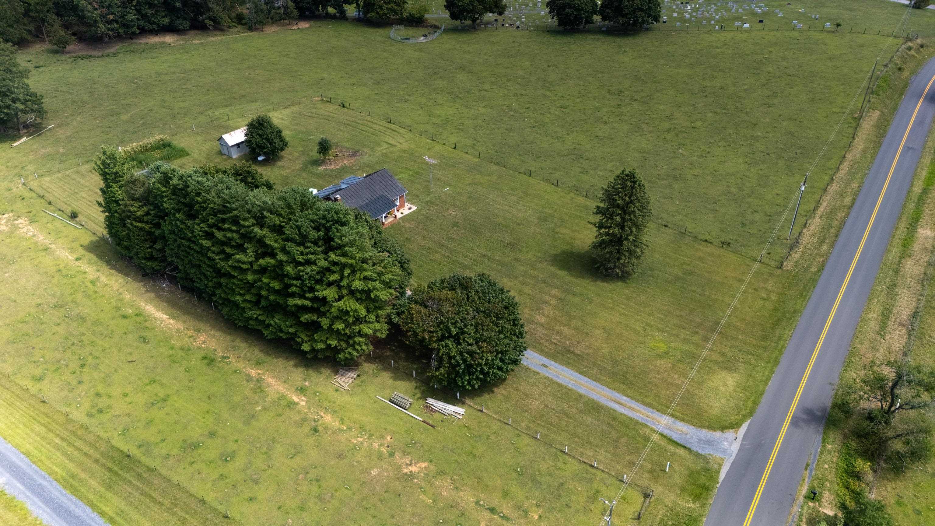 1259 HOWARDSVILLE RD, STAUNTON, Virginia 24401, 4 Bedrooms Bedrooms, ,2 BathroomsBathrooms,Residential,1259 HOWARDSVILLE RD,681418 MLS # 681418 1259 HOWARDSVILLE RD, STAUNTON, Virginia 24401, 4 Bedrooms Bedrooms, ,2 BathroomsBathrooms,Residential,1259 HOWARDSVILLE RD,681418 MLS # 681418