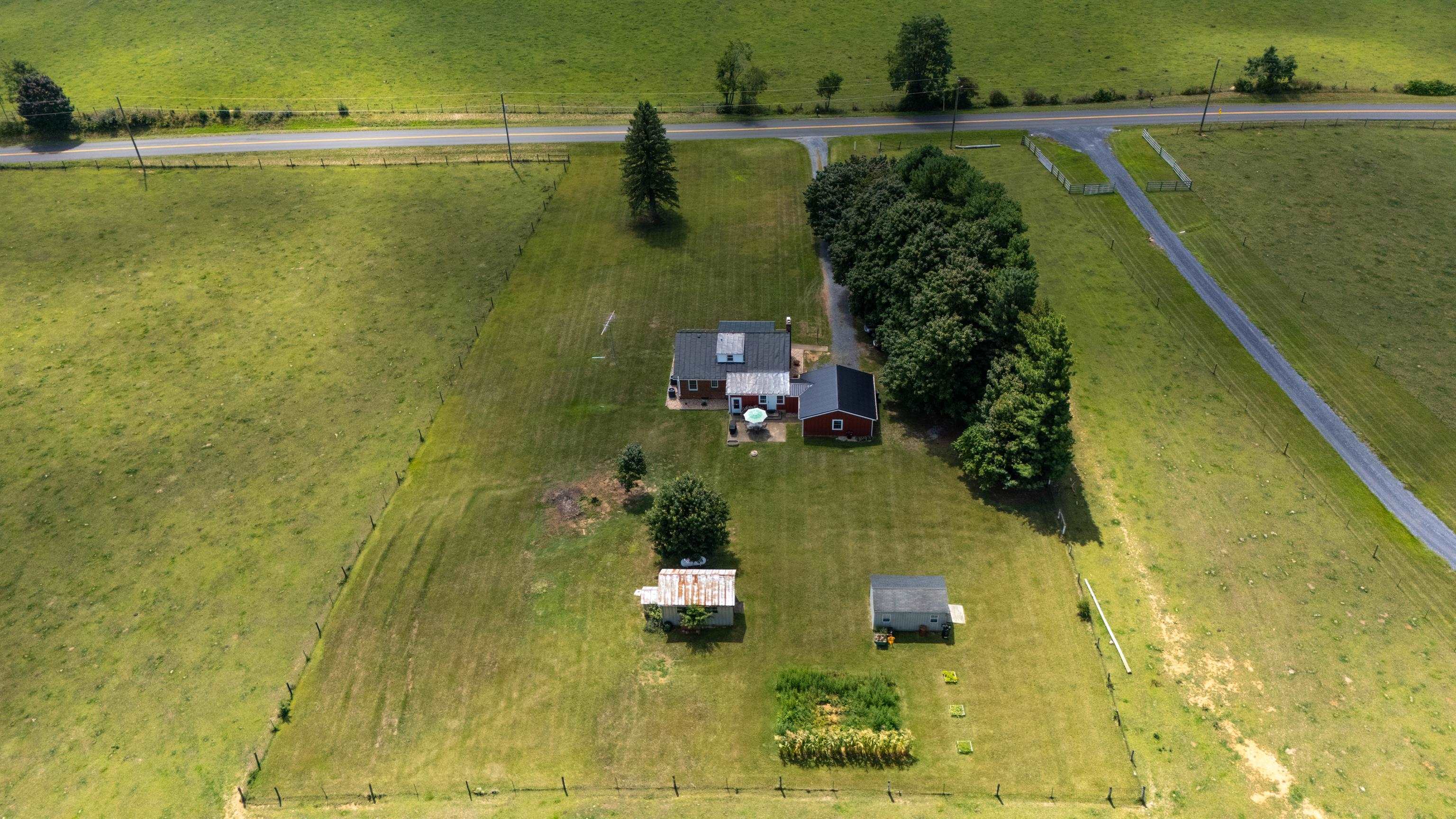 1259 HOWARDSVILLE RD, STAUNTON, Virginia 24401, 4 Bedrooms Bedrooms, ,2 BathroomsBathrooms,Residential,1259 HOWARDSVILLE RD,681418 MLS # 681418 1259 HOWARDSVILLE RD, STAUNTON, Virginia 24401, 4 Bedrooms Bedrooms, ,2 BathroomsBathrooms,Residential,1259 HOWARDSVILLE RD,681418 MLS # 681418