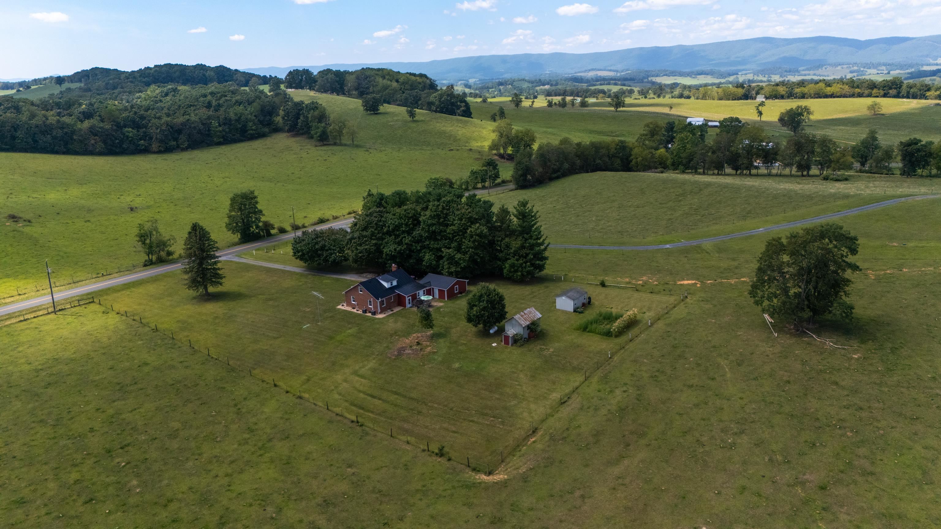 1259 HOWARDSVILLE RD, STAUNTON, Virginia 24401, 4 Bedrooms Bedrooms, ,2 BathroomsBathrooms,Residential,1259 HOWARDSVILLE RD,681418 MLS # 681418 1259 HOWARDSVILLE RD, STAUNTON, Virginia 24401, 4 Bedrooms Bedrooms, ,2 BathroomsBathrooms,Residential,1259 HOWARDSVILLE RD,681418 MLS # 681418