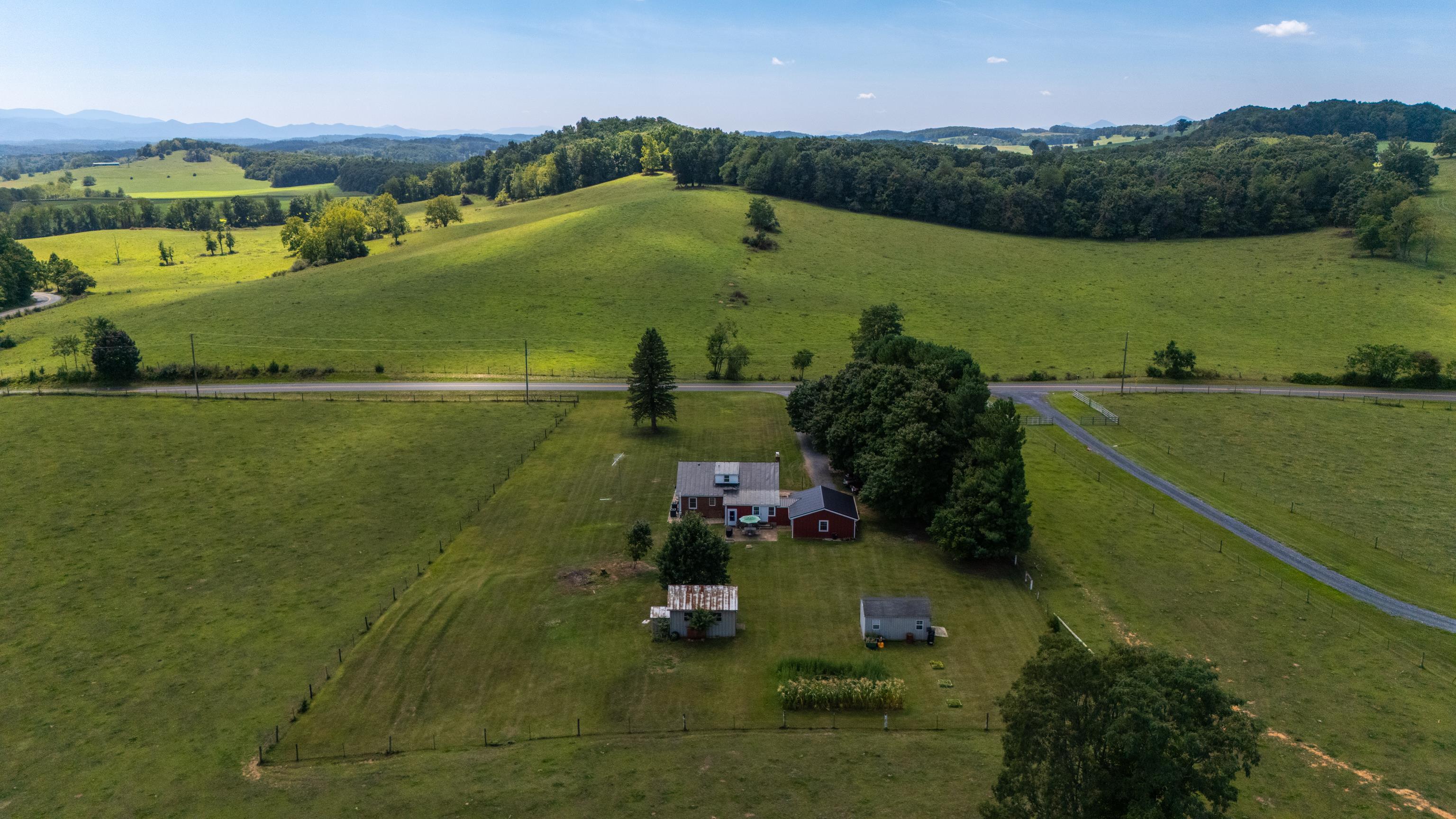 1259 HOWARDSVILLE RD, STAUNTON, Virginia 24401, 4 Bedrooms Bedrooms, ,2 BathroomsBathrooms,Residential,1259 HOWARDSVILLE RD,681418 MLS # 681418 1259 HOWARDSVILLE RD, STAUNTON, Virginia 24401, 4 Bedrooms Bedrooms, ,2 BathroomsBathrooms,Residential,1259 HOWARDSVILLE RD,681418 MLS # 681418