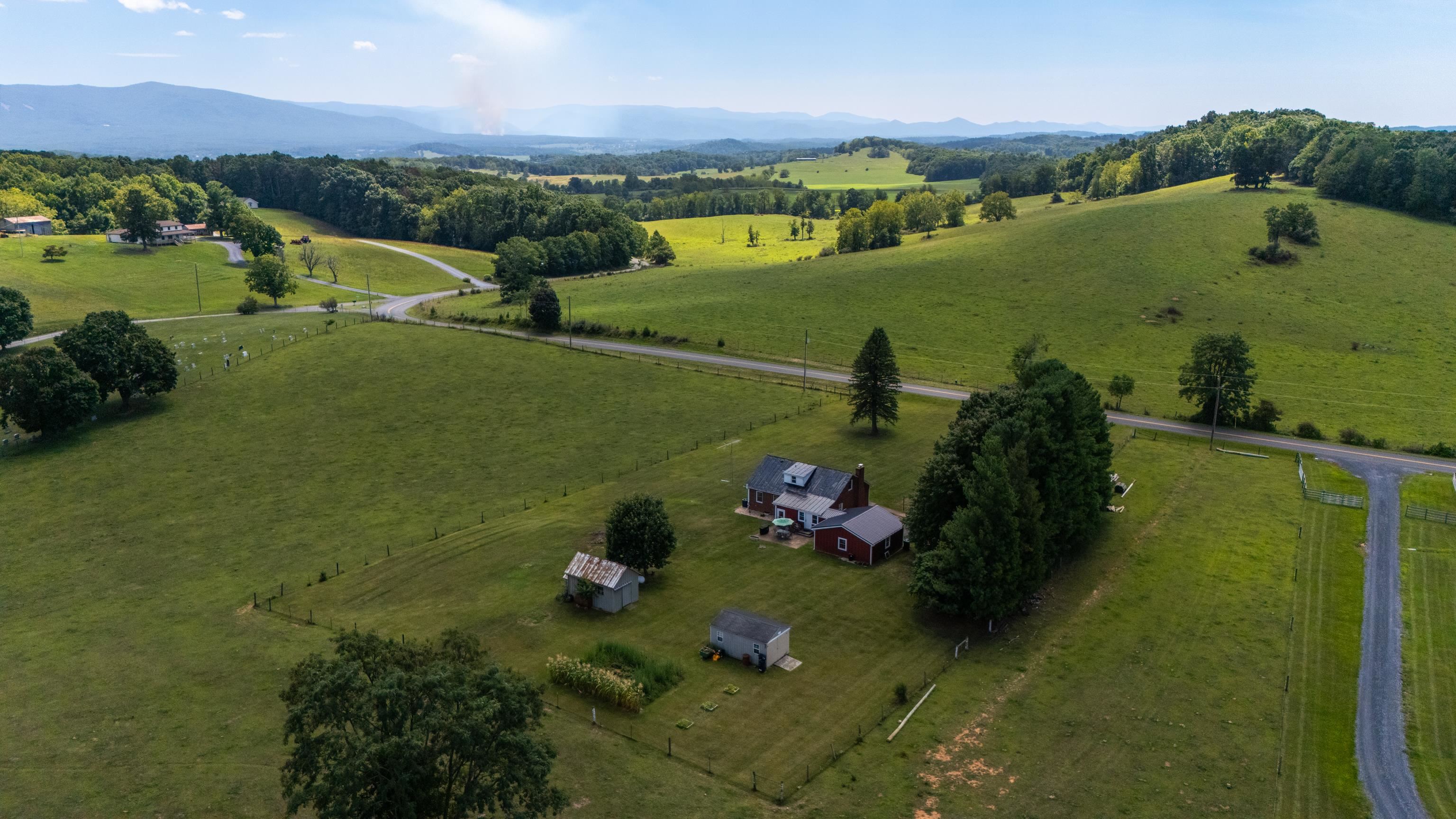 1259 HOWARDSVILLE RD, STAUNTON, Virginia 24401, 4 Bedrooms Bedrooms, ,2 BathroomsBathrooms,Residential,1259 HOWARDSVILLE RD,681418 MLS # 681418 1259 HOWARDSVILLE RD, STAUNTON, Virginia 24401, 4 Bedrooms Bedrooms, ,2 BathroomsBathrooms,Residential,1259 HOWARDSVILLE RD,681418 MLS # 681418