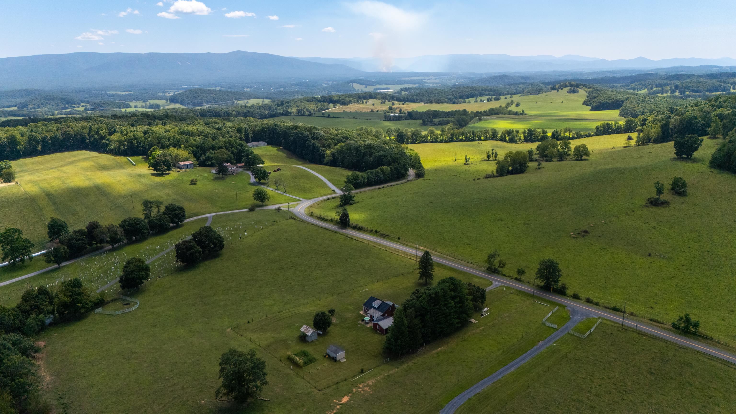1259 HOWARDSVILLE RD, STAUNTON, Virginia 24401, 4 Bedrooms Bedrooms, ,2 BathroomsBathrooms,Residential,1259 HOWARDSVILLE RD,681418 MLS # 681418 1259 HOWARDSVILLE RD, STAUNTON, Virginia 24401, 4 Bedrooms Bedrooms, ,2 BathroomsBathrooms,Residential,1259 HOWARDSVILLE RD,681418 MLS # 681418