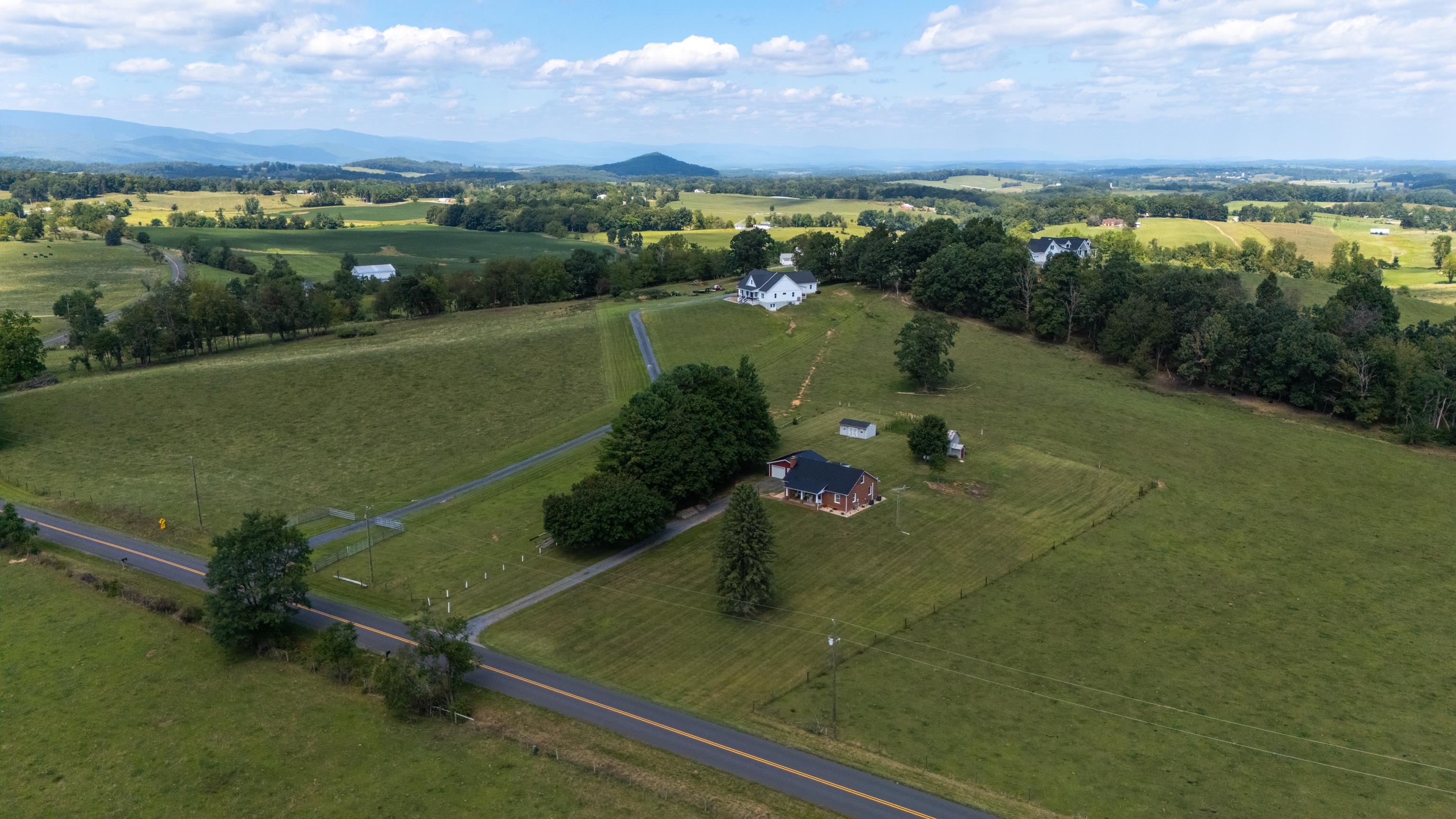 1259 HOWARDSVILLE RD, STAUNTON, Virginia 24401, 4 Bedrooms Bedrooms, ,2 BathroomsBathrooms,Residential,1259 HOWARDSVILLE RD,681418 MLS # 681418 1259 HOWARDSVILLE RD, STAUNTON, Virginia 24401, 4 Bedrooms Bedrooms, ,2 BathroomsBathrooms,Residential,1259 HOWARDSVILLE RD,681418 MLS # 681418