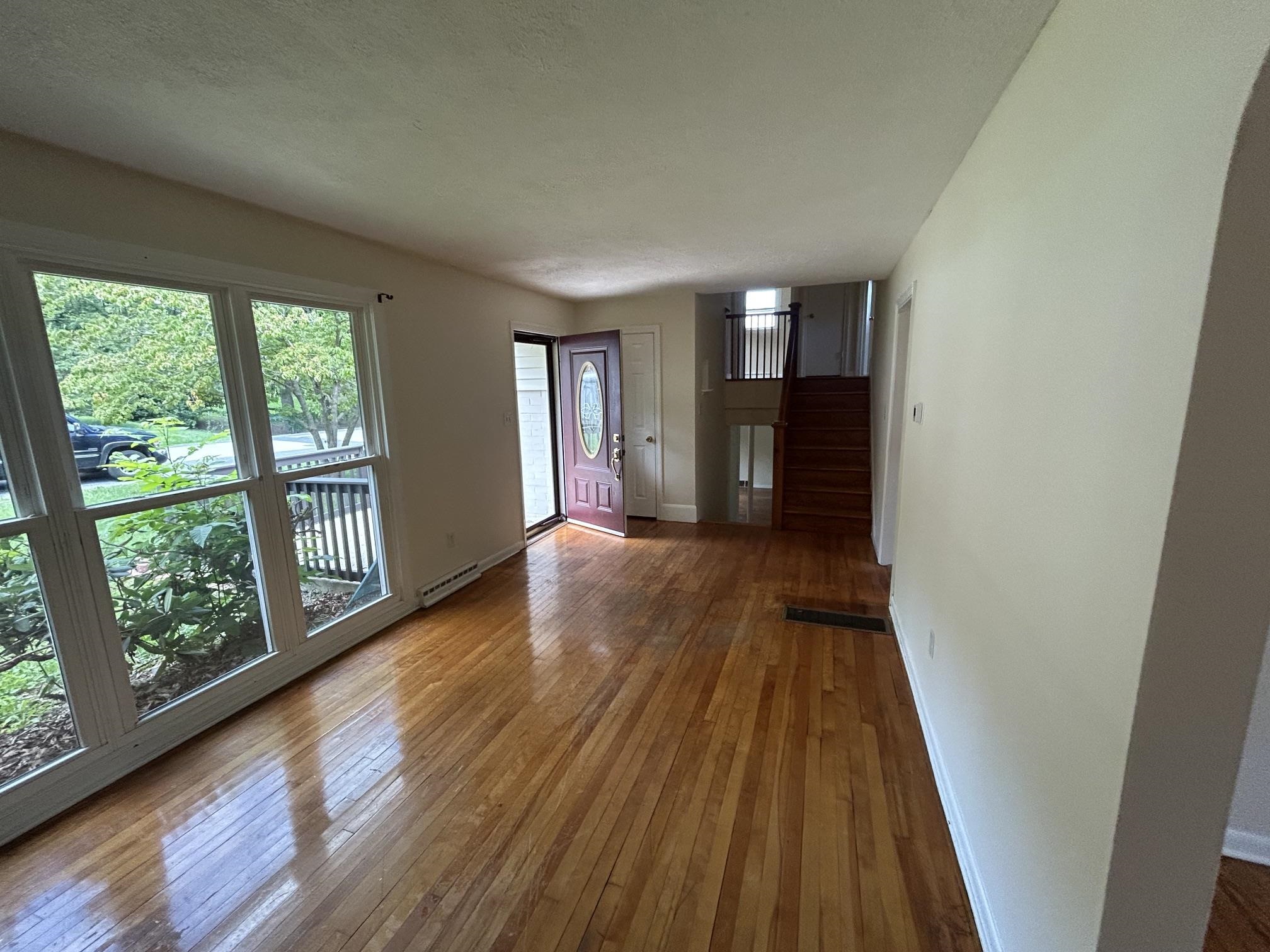 300 NORWOOD RD, STAUNTON, Virginia 24401, 3 Bedrooms Bedrooms, ,2 BathroomsBathrooms,Residential,300 NORWOOD RD,681444 MLS # 681444 300 NORWOOD RD, STAUNTON, Virginia 24401, 3 Bedrooms Bedrooms, ,2 BathroomsBathrooms,Residential,300 NORWOOD RD,681444 MLS # 681444