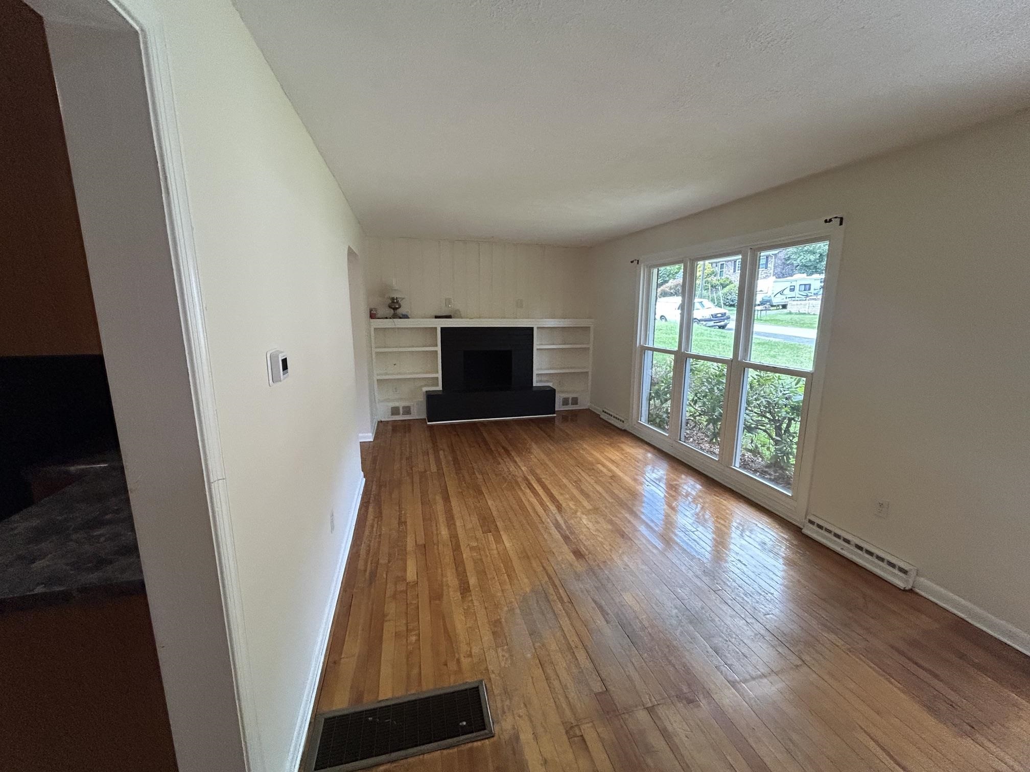300 NORWOOD RD, STAUNTON, Virginia 24401, 3 Bedrooms Bedrooms, ,2 BathroomsBathrooms,Residential,300 NORWOOD RD,681444 MLS # 681444 300 NORWOOD RD, STAUNTON, Virginia 24401, 3 Bedrooms Bedrooms, ,2 BathroomsBathrooms,Residential,300 NORWOOD RD,681444 MLS # 681444