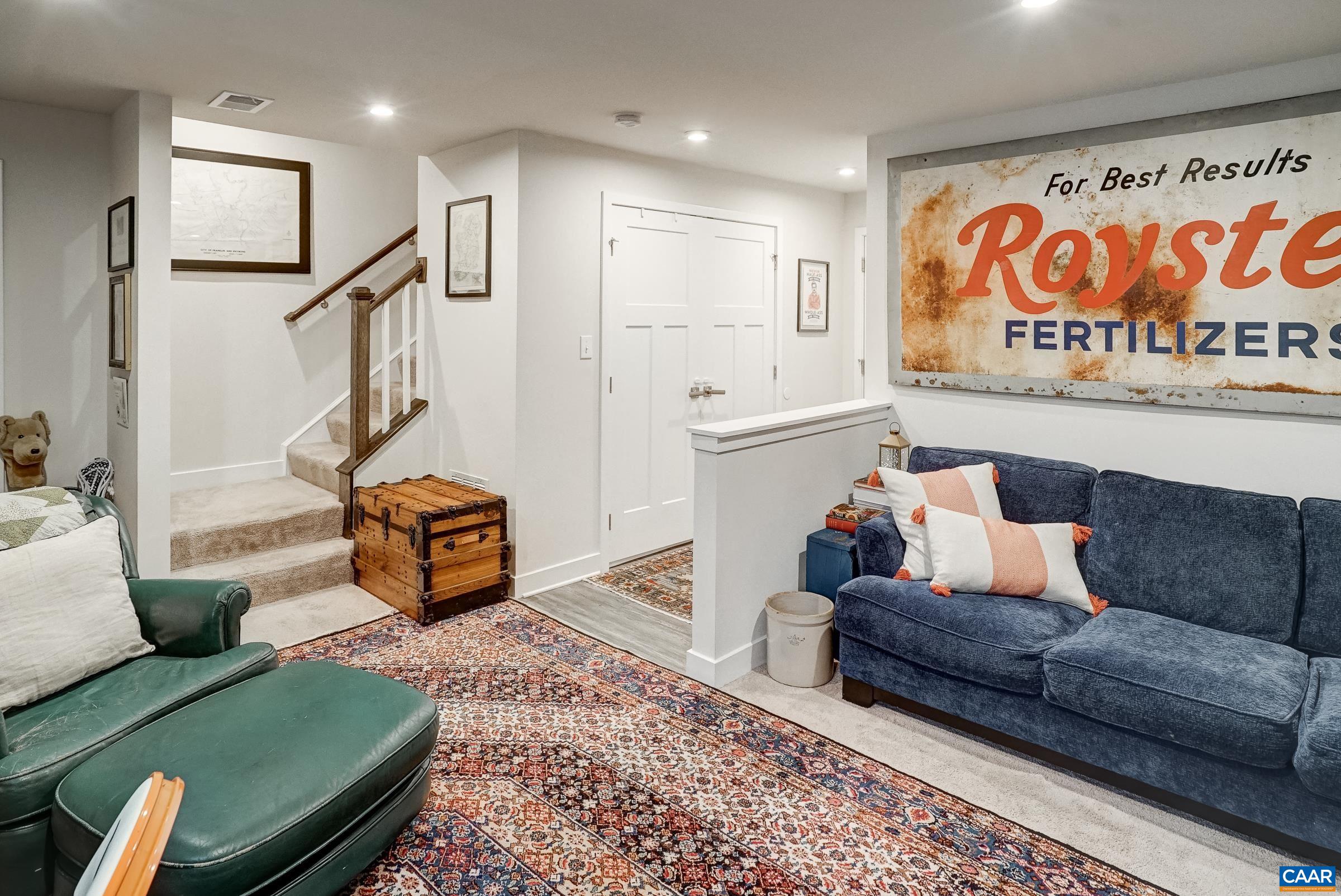 Rec room/office in bsmt with natural light Rec room/office in bsmt with natural light