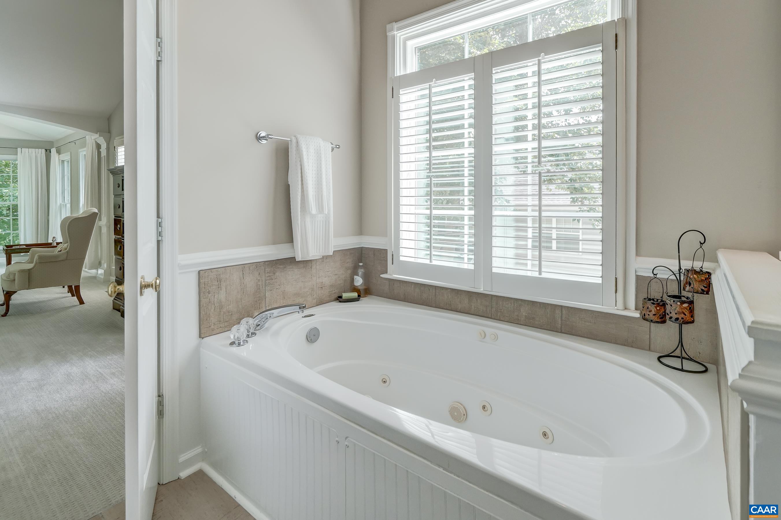 Relax in the jetted soaking tub. Relax in the jetted soaking tub.