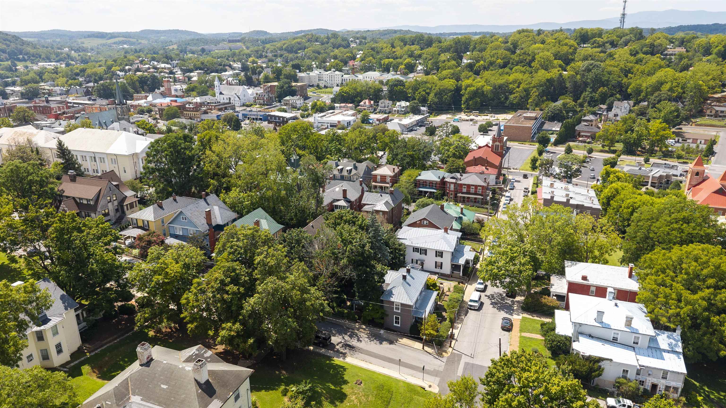 118 PROSPECT ST, STAUNTON, Virginia 24401, 3 Bedrooms Bedrooms, ,2 BathroomsBathrooms,Residential,118 PROSPECT ST,681446 MLS # 681446