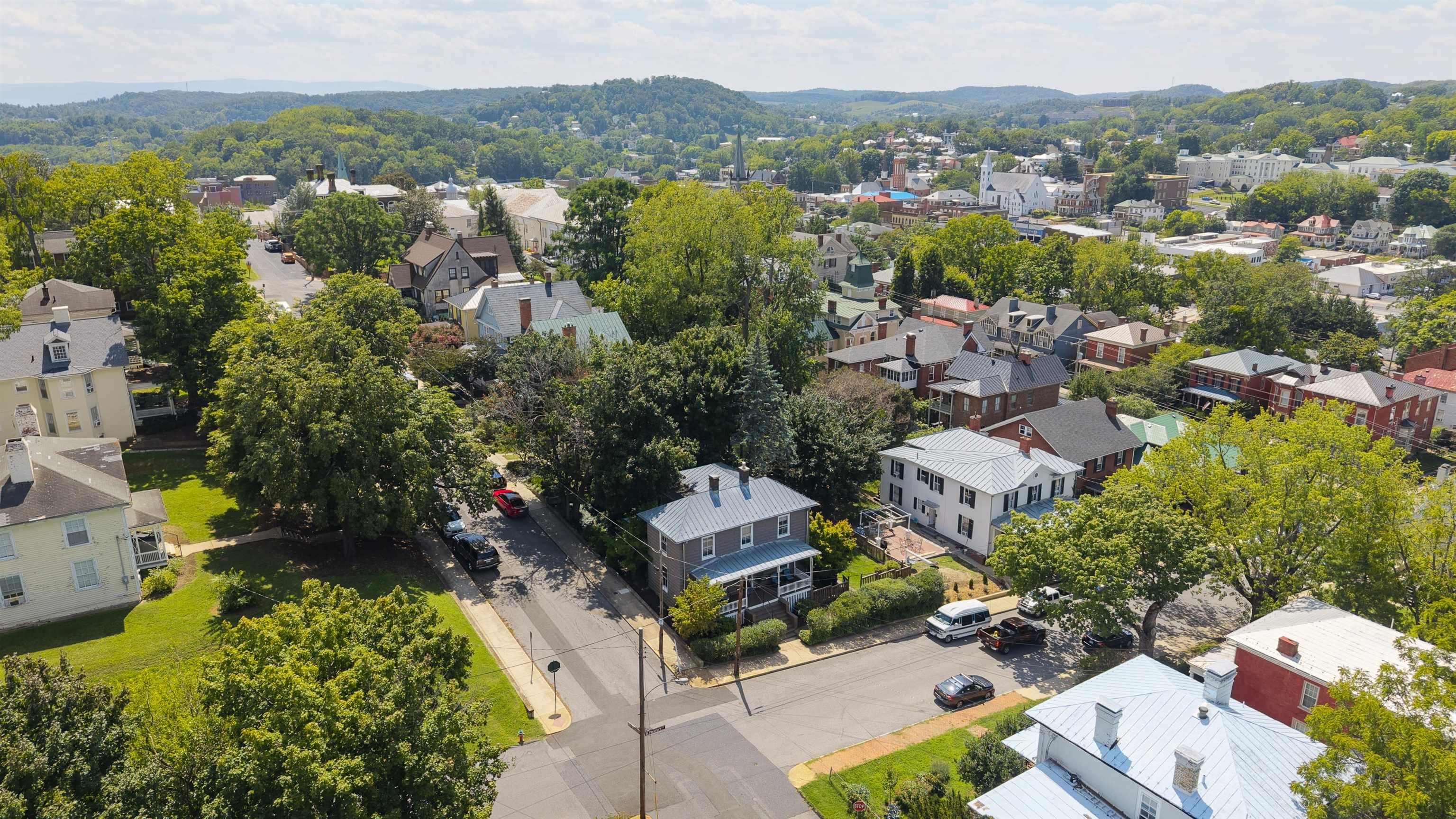118 PROSPECT ST, STAUNTON, Virginia 24401, 3 Bedrooms Bedrooms, ,2 BathroomsBathrooms,Residential,118 PROSPECT ST,681446 MLS # 681446