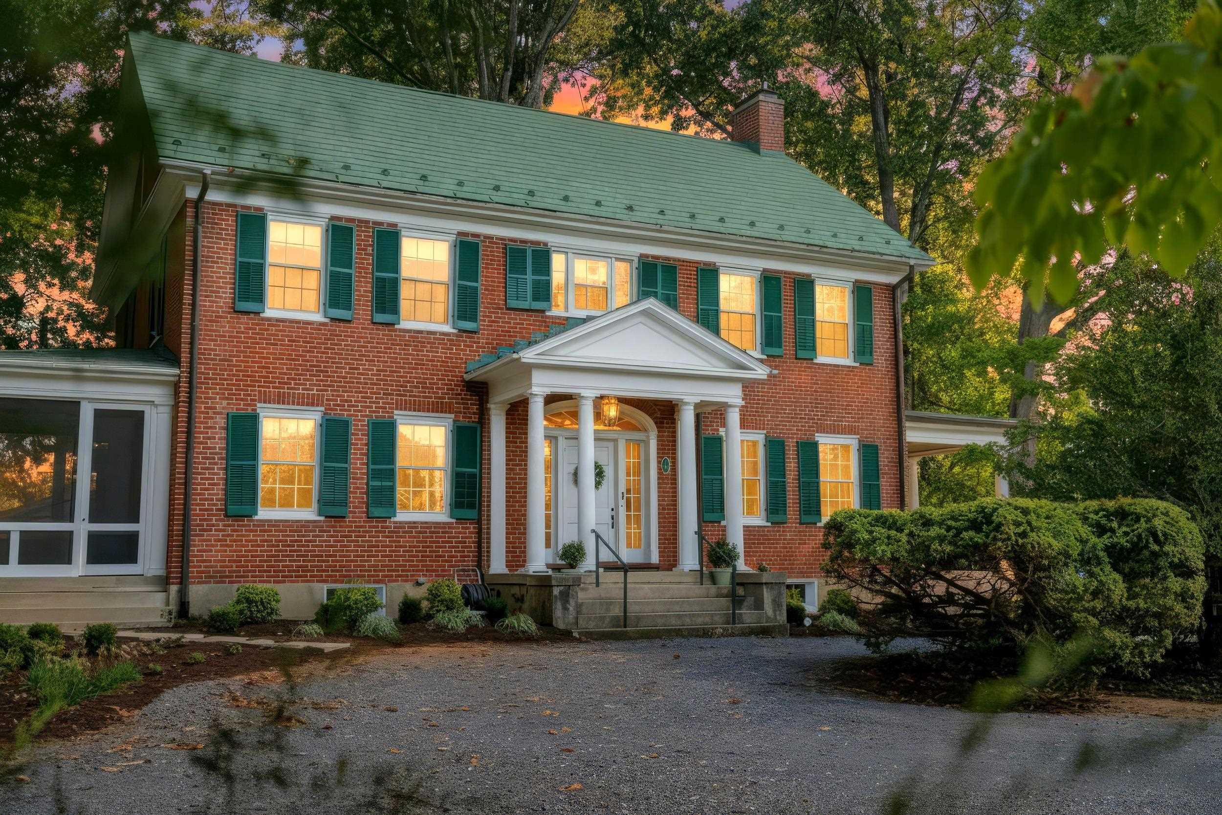 200 FOREST RIDGE RD, STAUNTON, Virginia 24401, 4 Bedrooms Bedrooms, ,2 BathroomsBathrooms,Residential,200 FOREST RIDGE RD,681456 MLS # 681456 200 FOREST RIDGE RD, STAUNTON, Virginia 24401, 4 Bedrooms Bedrooms, ,2 BathroomsBathrooms,Residential,200 FOREST RIDGE RD,681456 MLS # 681456