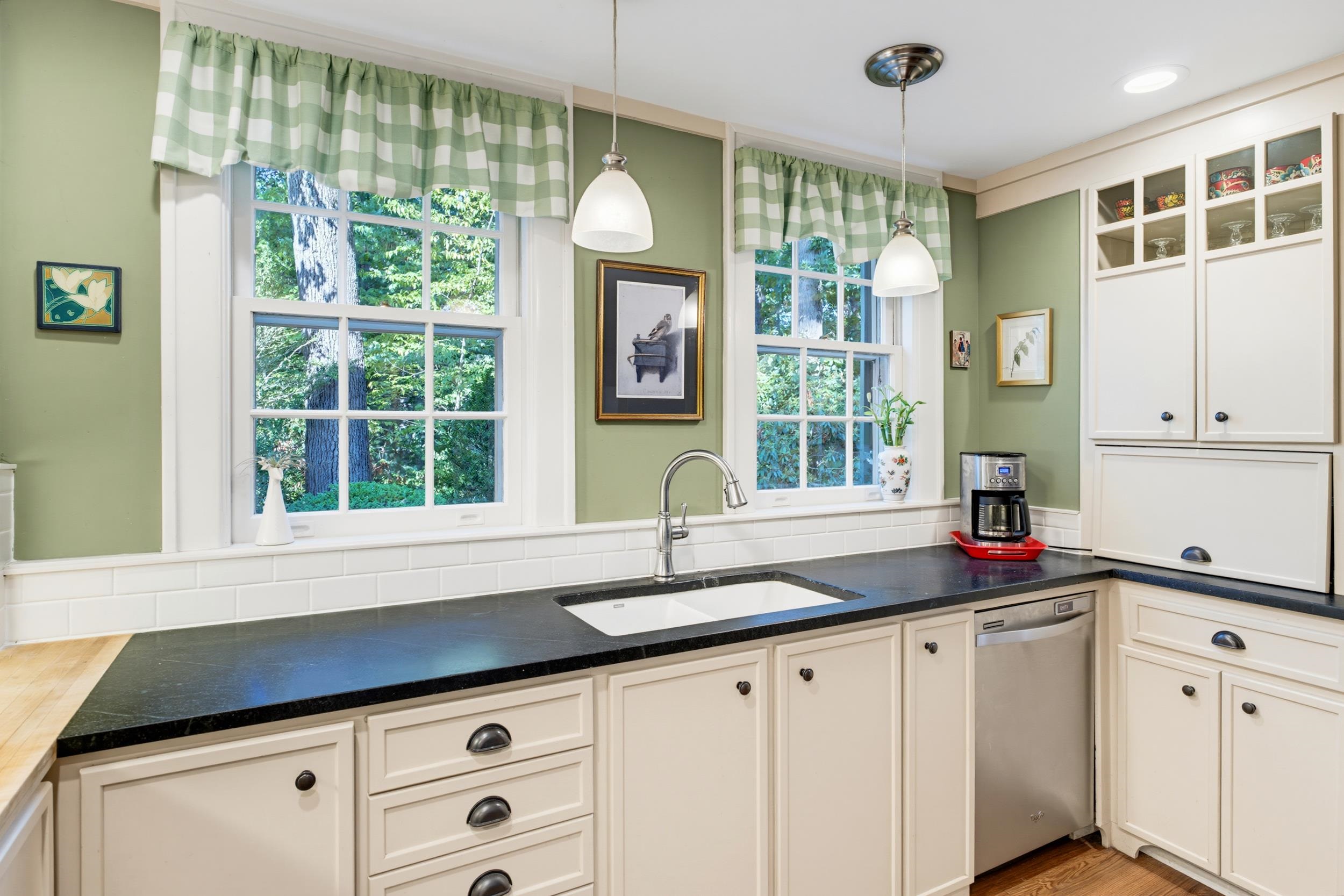 200 FOREST RIDGE RD, STAUNTON, Virginia 24401, 4 Bedrooms Bedrooms, ,2 BathroomsBathrooms,Residential,200 FOREST RIDGE RD,681456 MLS # 681456 200 FOREST RIDGE RD, STAUNTON, Virginia 24401, 4 Bedrooms Bedrooms, ,2 BathroomsBathrooms,Residential,200 FOREST RIDGE RD,681456 MLS # 681456
