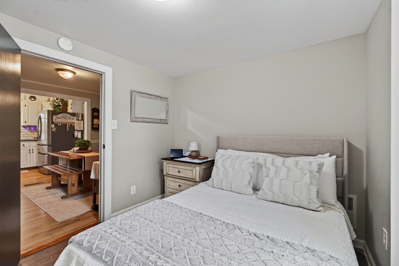 414 MASSANUTTEN AVE, SHENANDOAH, Virginia 22849, 2 Bedrooms Bedrooms, ,2 BathroomsBathrooms,Residential,414 MASSANUTTEN AVE,681464 MLS # 681464