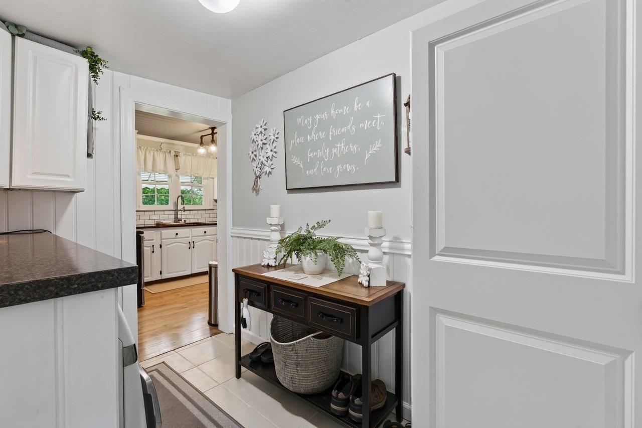 414 MASSANUTTEN AVE, SHENANDOAH, Virginia 22849, 2 Bedrooms Bedrooms, ,2 BathroomsBathrooms,Residential,414 MASSANUTTEN AVE,681464 MLS # 681464