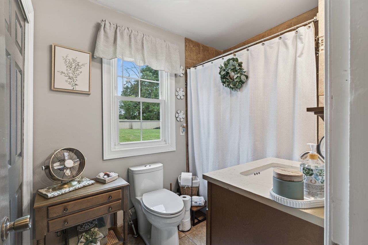 414 MASSANUTTEN AVE, SHENANDOAH, Virginia 22849, 2 Bedrooms Bedrooms, ,2 BathroomsBathrooms,Residential,414 MASSANUTTEN AVE,681464 MLS # 681464
