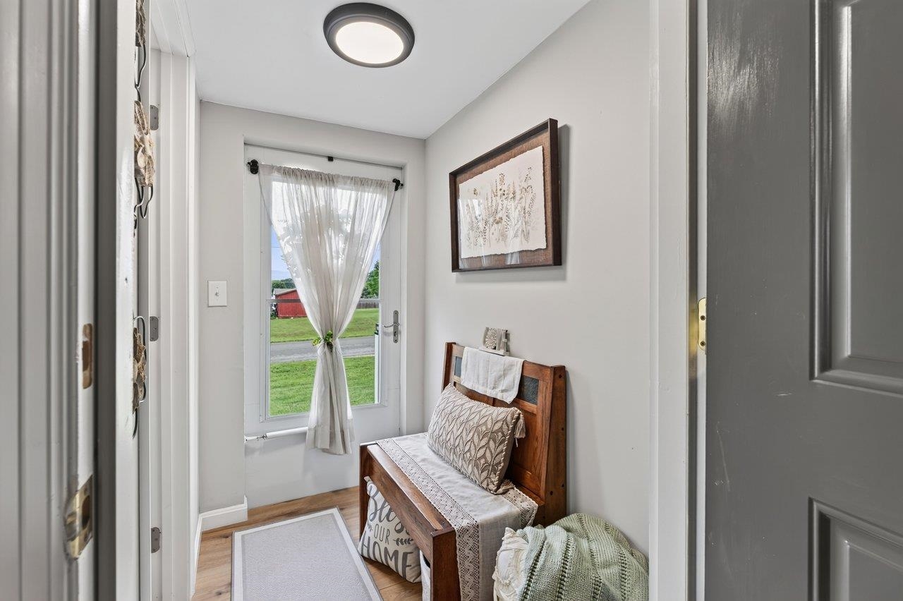414 MASSANUTTEN AVE, SHENANDOAH, Virginia 22849, 2 Bedrooms Bedrooms, ,2 BathroomsBathrooms,Residential,414 MASSANUTTEN AVE,681464 MLS # 681464