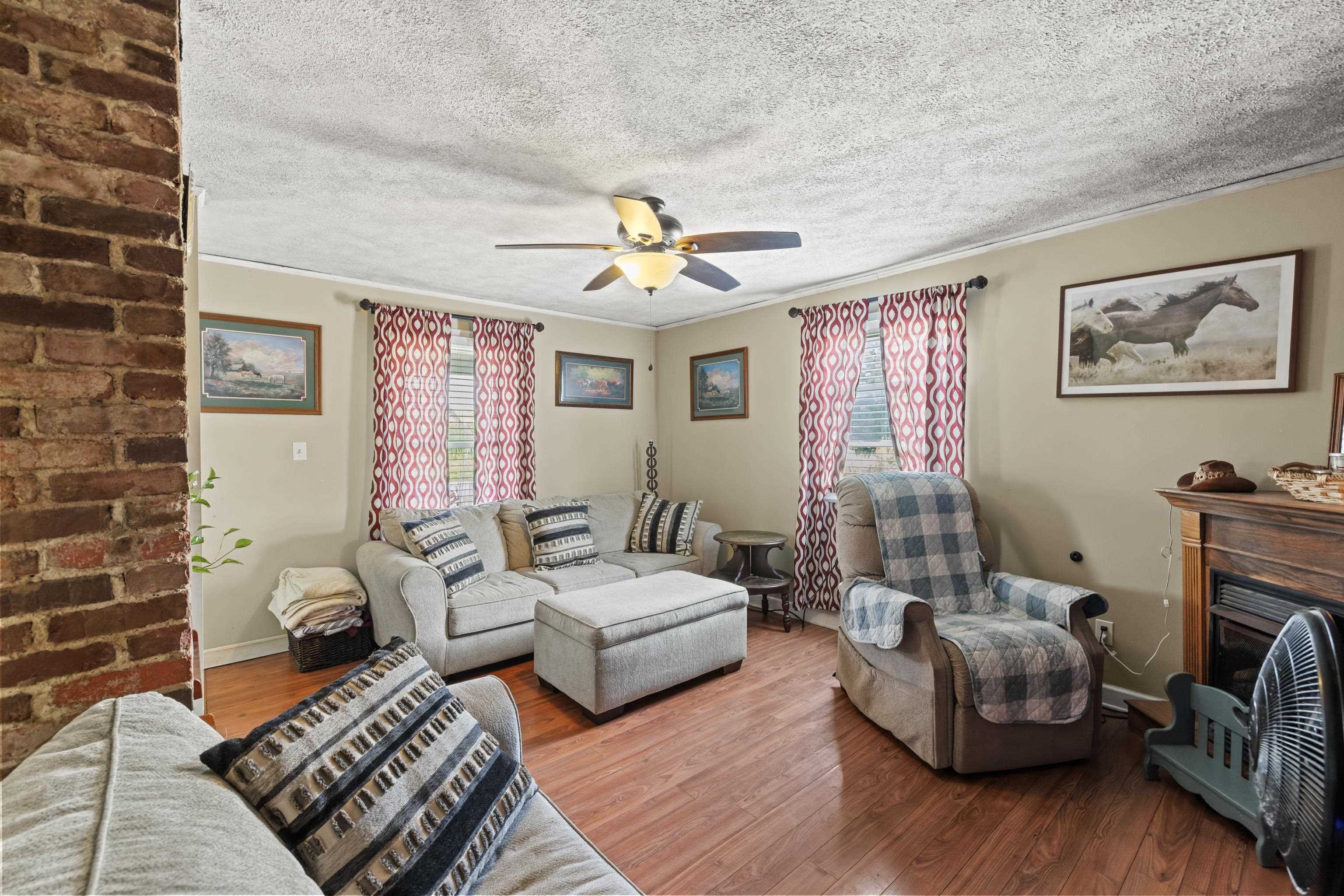 1589 DAM TOWN RD, FORT DEFIANCE, Virginia 24437, 4 Bedrooms Bedrooms, ,1 BathroomBathrooms,Residential,1589 DAM TOWN RD,681467 MLS # 681467 1589 DAM TOWN RD, FORT DEFIANCE, Virginia 24437, 4 Bedrooms Bedrooms, ,1 BathroomBathrooms,Residential,1589 DAM TOWN RD,681467 MLS # 681467