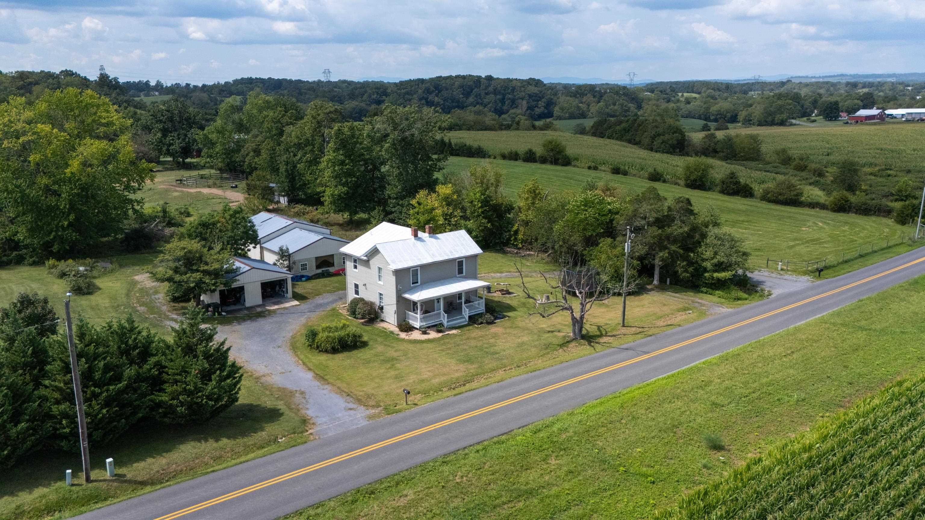 1589 DAM TOWN RD, FORT DEFIANCE, Virginia 24437, 4 Bedrooms Bedrooms, ,1 BathroomBathrooms,Residential,1589 DAM TOWN RD,681467 MLS # 681467 1589 DAM TOWN RD, FORT DEFIANCE, Virginia 24437, 4 Bedrooms Bedrooms, ,1 BathroomBathrooms,Residential,1589 DAM TOWN RD,681467 MLS # 681467