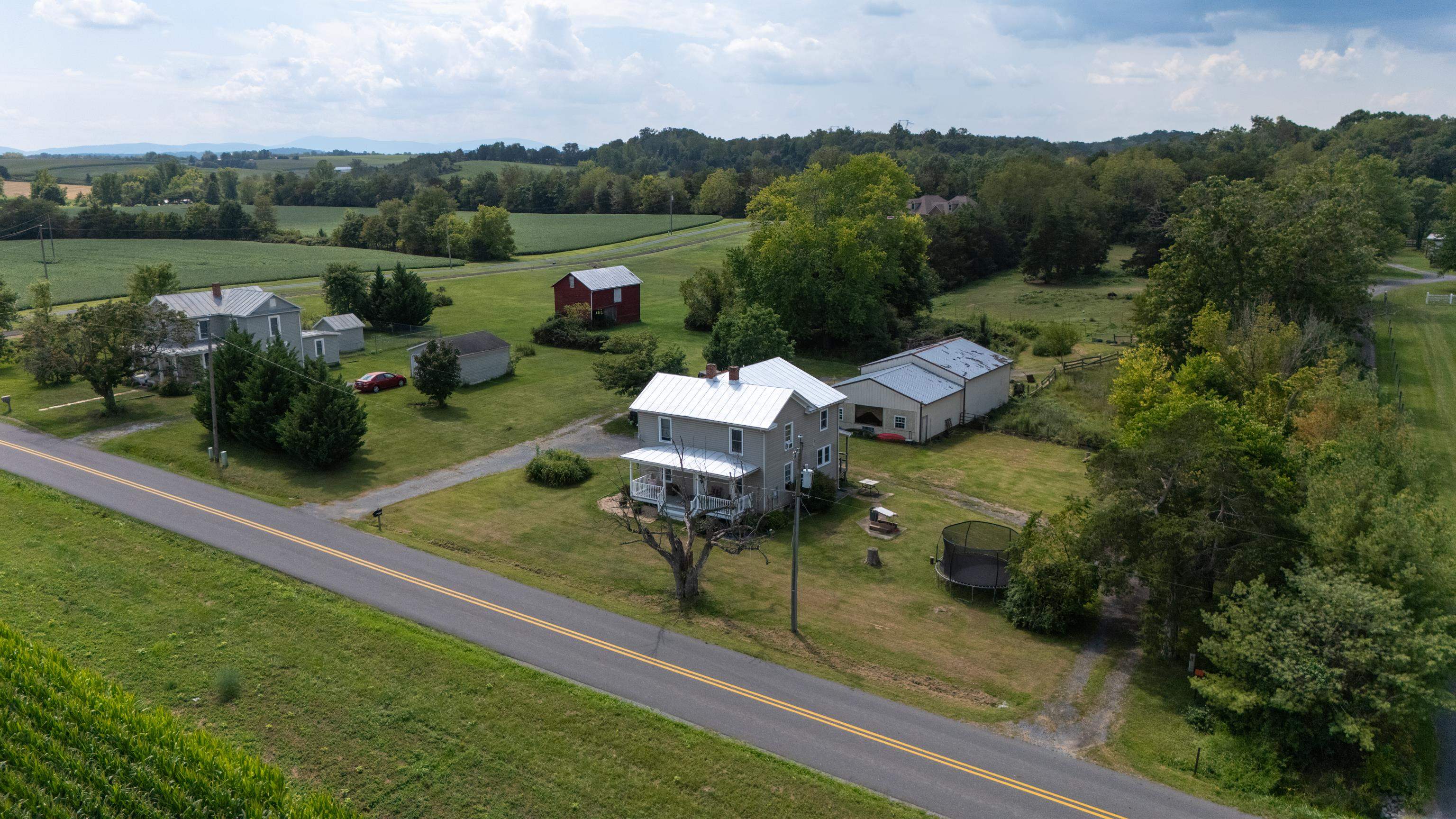 1589 DAM TOWN RD, FORT DEFIANCE, Virginia 24437, 4 Bedrooms Bedrooms, ,1 BathroomBathrooms,Residential,1589 DAM TOWN RD,681467 MLS # 681467 1589 DAM TOWN RD, FORT DEFIANCE, Virginia 24437, 4 Bedrooms Bedrooms, ,1 BathroomBathrooms,Residential,1589 DAM TOWN RD,681467 MLS # 681467