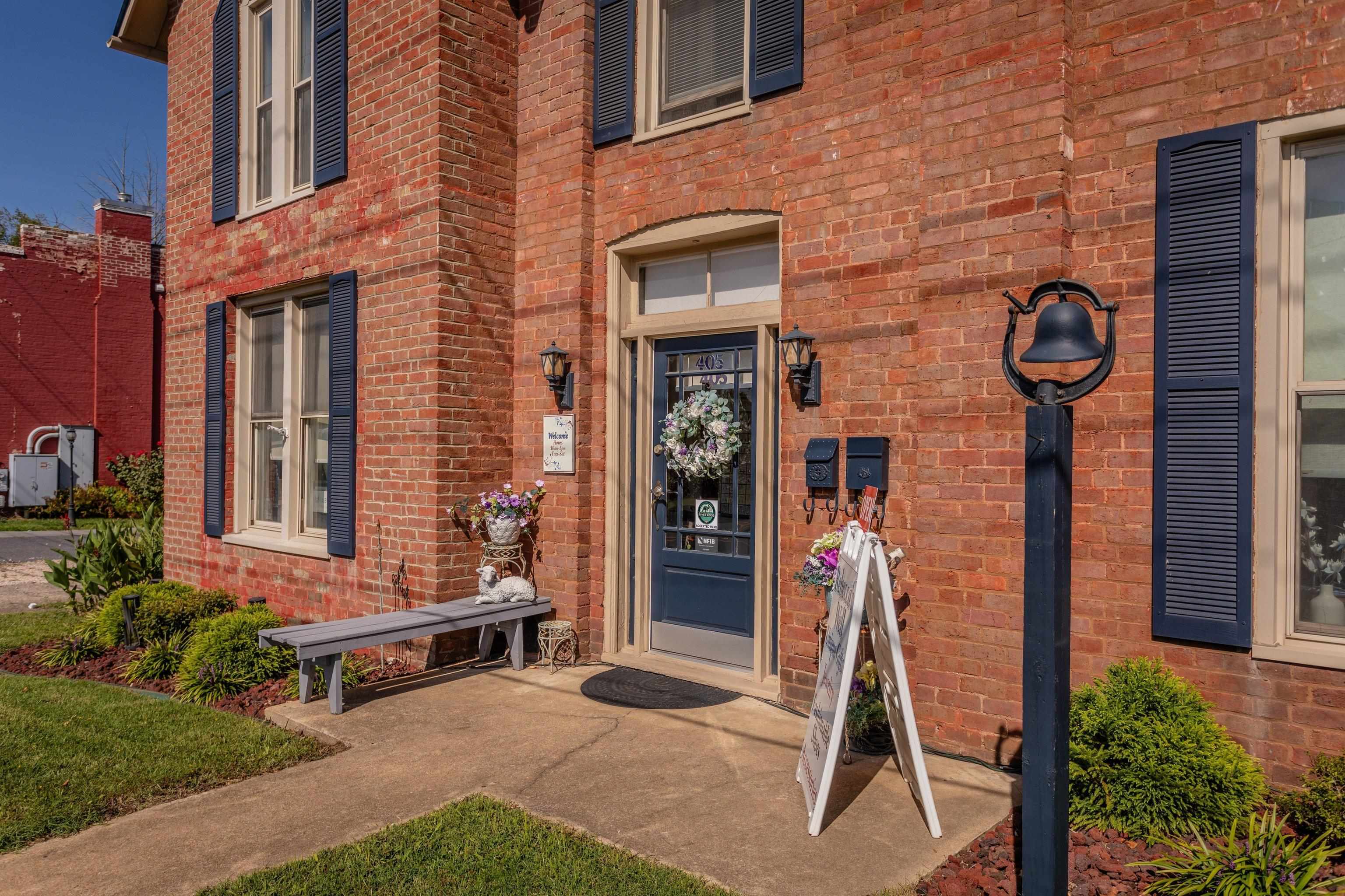 405 N MAIN ST, BRIDGEWATER, Virginia 22812, ,Commercial,405 N MAIN ST,681510 MLS # 681510