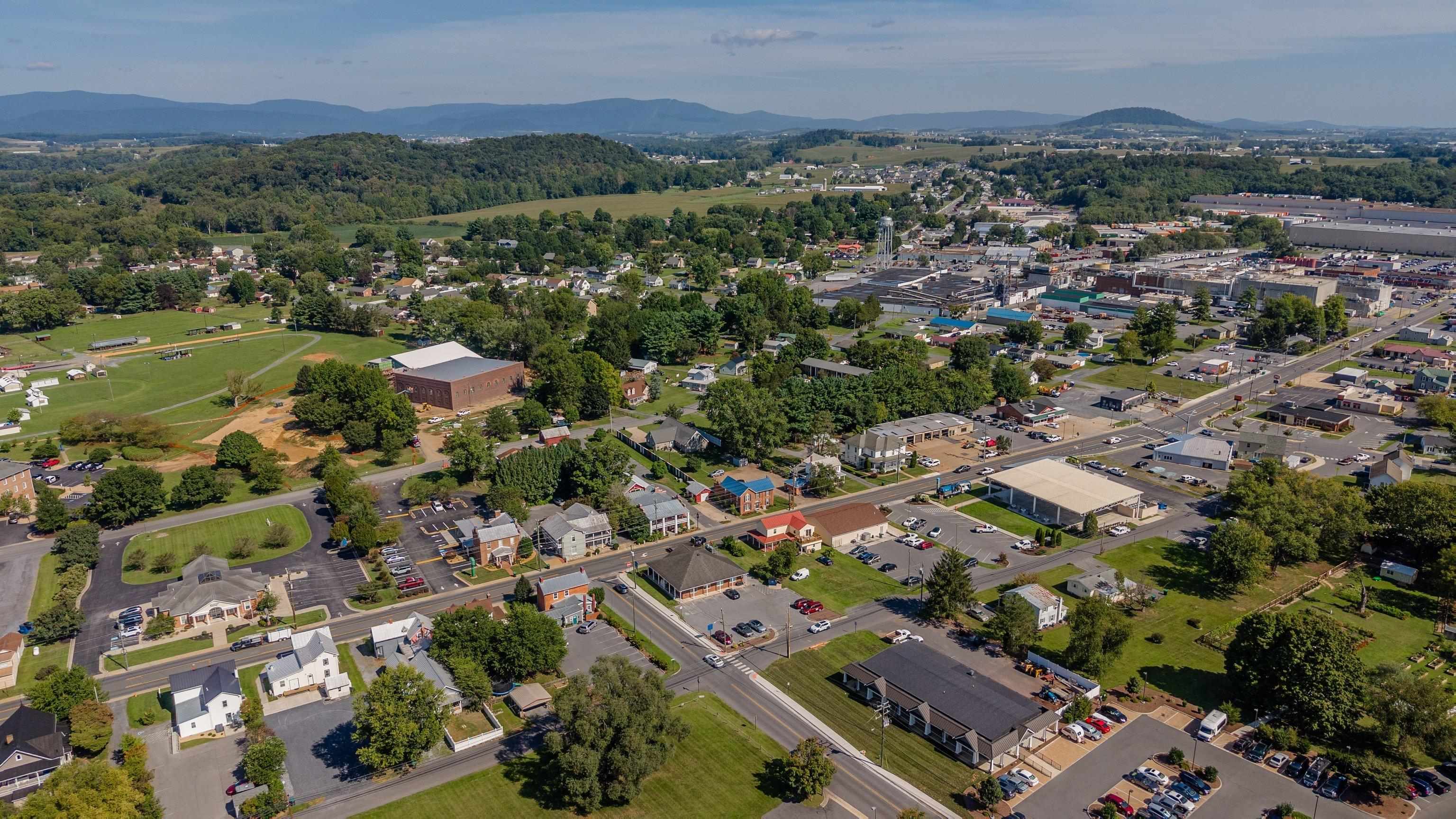 405 N MAIN ST, BRIDGEWATER, Virginia 22812, ,Commercial,405 N MAIN ST,681510 MLS # 681510