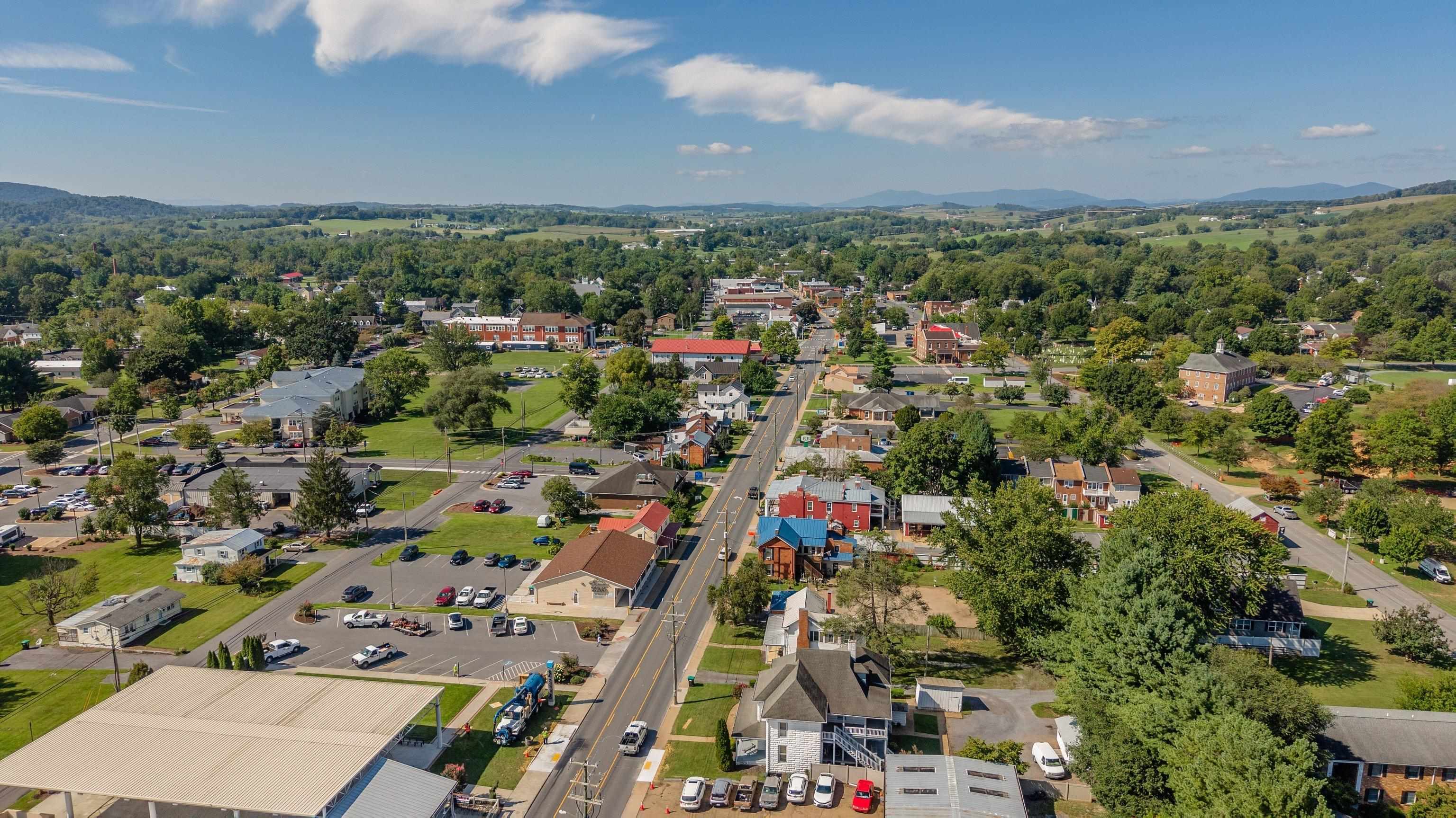 405 N MAIN ST, BRIDGEWATER, Virginia 22812, ,Commercial,405 N MAIN ST,681510 MLS # 681510