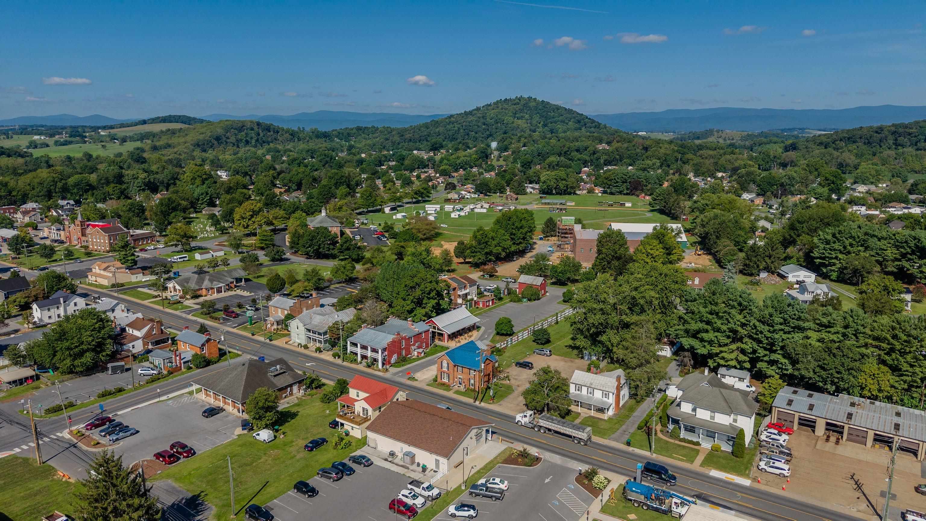 405 N MAIN ST, BRIDGEWATER, Virginia 22812, ,Commercial,405 N MAIN ST,681510 MLS # 681510