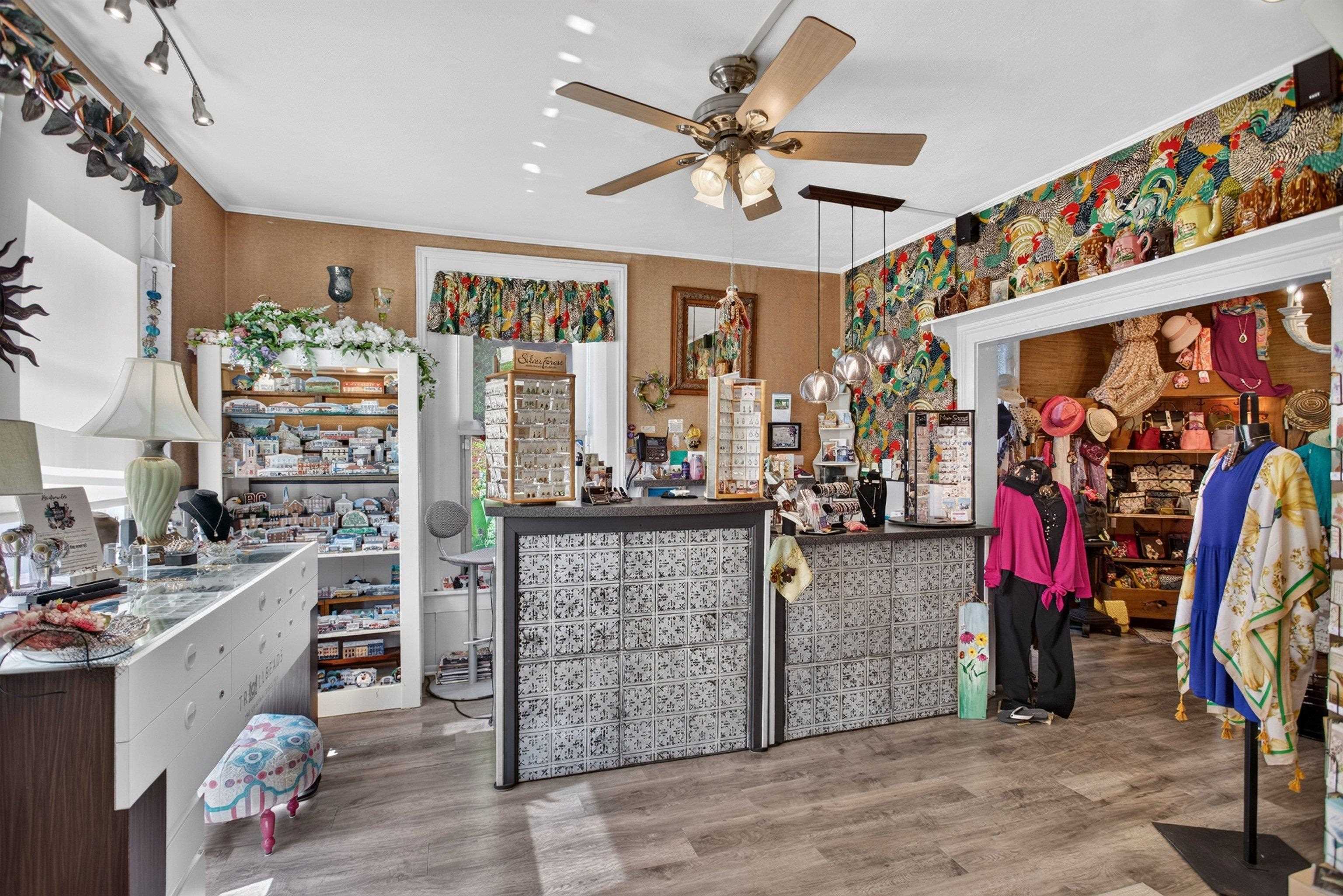 405 N MAIN ST, BRIDGEWATER, Virginia 22812, ,Commercial,405 N MAIN ST,681510 MLS # 681510