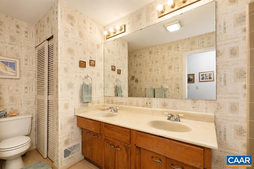 1616 KING MOUNTAIN RD, CHARLOTTESVILLE, Virginia 22901, 5 Bedrooms Bedrooms, ,4 BathroomsBathrooms,Residential,1616 KING MOUNTAIN RD,681333 MLS # 681333 1616 KING MOUNTAIN RD, CHARLOTTESVILLE, Virginia 22901, 5 Bedrooms Bedrooms, ,4 BathroomsBathrooms,Residential,1616 KING MOUNTAIN RD,681333 MLS # 681333