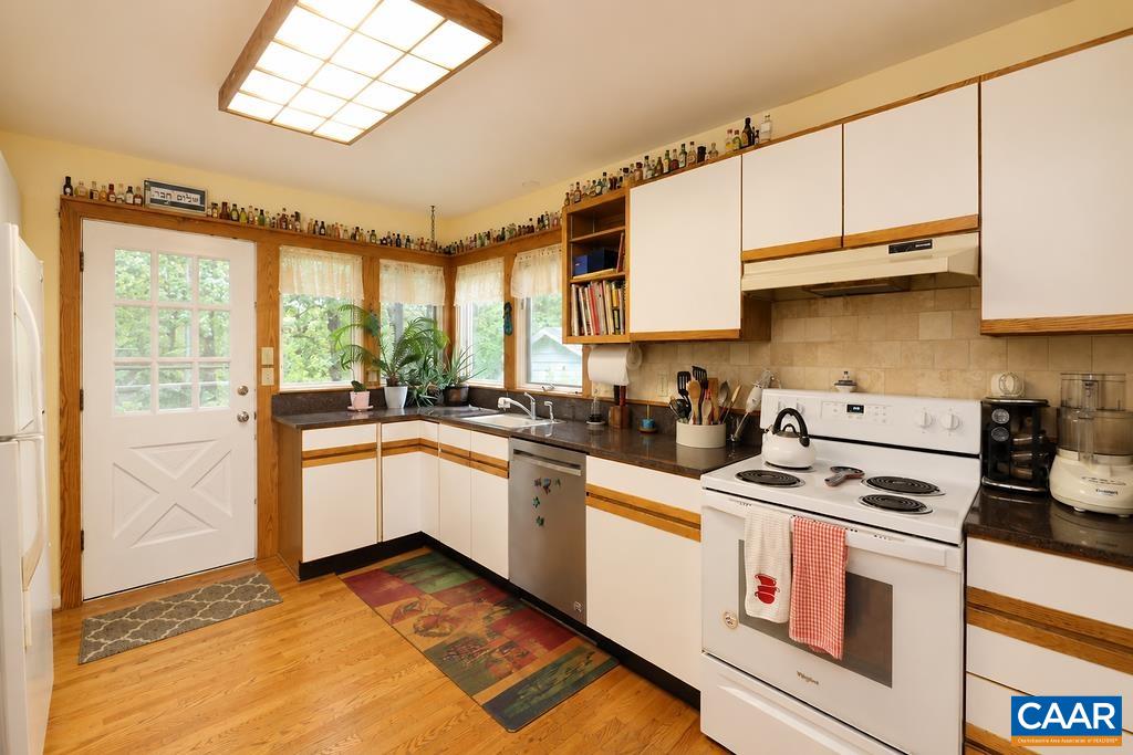 1616 KING MOUNTAIN RD, CHARLOTTESVILLE, Virginia 22901, 5 Bedrooms Bedrooms, ,4 BathroomsBathrooms,Residential,1616 KING MOUNTAIN RD,681333 MLS # 681333 1616 KING MOUNTAIN RD, CHARLOTTESVILLE, Virginia 22901, 5 Bedrooms Bedrooms, ,4 BathroomsBathrooms,Residential,1616 KING MOUNTAIN RD,681333 MLS # 681333