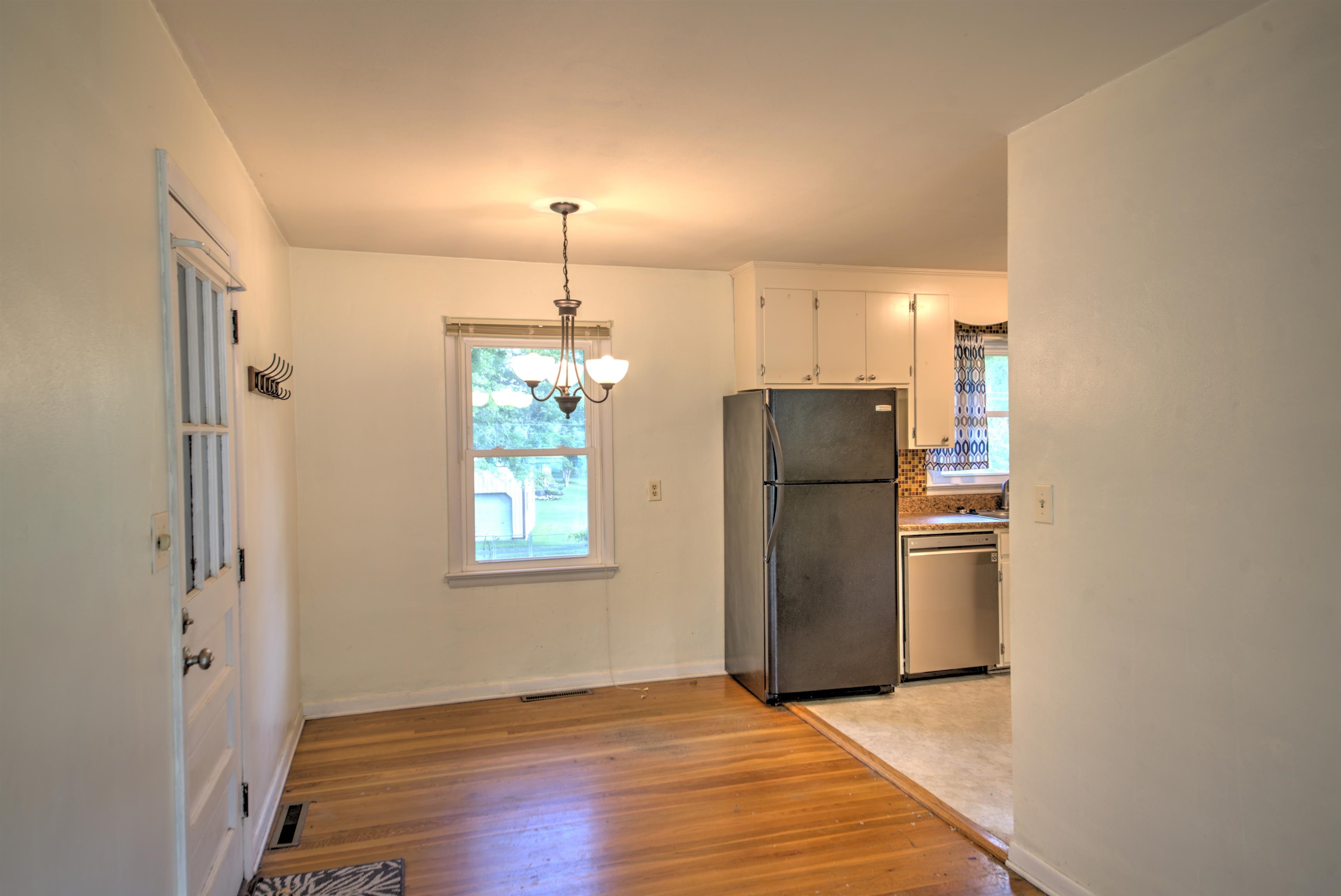 1061 JEFFERSON AVE, WAYNESBORO, Virginia 22980, 4 Bedrooms Bedrooms, ,1 BathroomBathrooms,Residential,1061 JEFFERSON AVE,681508 MLS # 681508 1061 JEFFERSON AVE, WAYNESBORO, Virginia 22980, 4 Bedrooms Bedrooms, ,1 BathroomBathrooms,Residential,1061 JEFFERSON AVE,681508 MLS # 681508