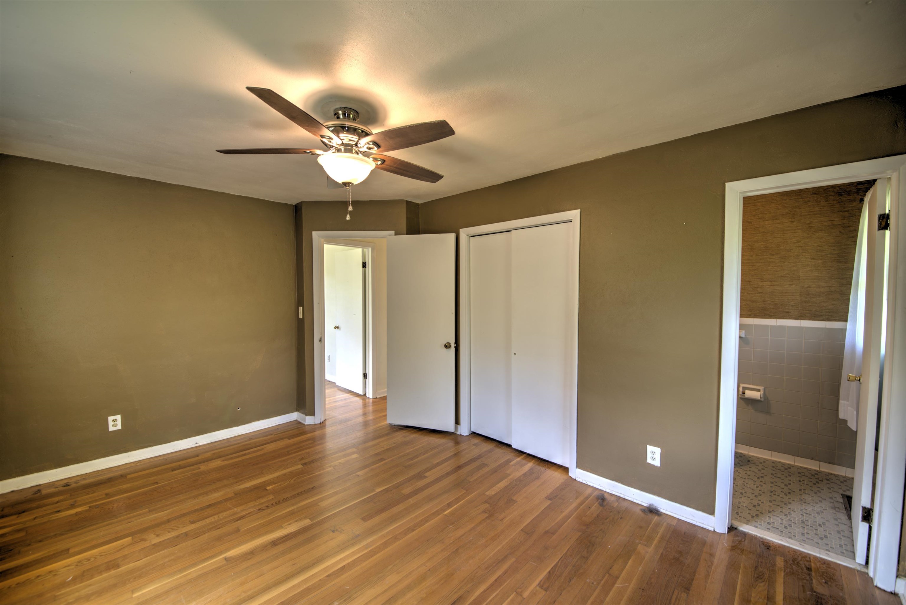 1061 JEFFERSON AVE, WAYNESBORO, Virginia 22980, 4 Bedrooms Bedrooms, ,1 BathroomBathrooms,Residential,1061 JEFFERSON AVE,681508 MLS # 681508 1061 JEFFERSON AVE, WAYNESBORO, Virginia 22980, 4 Bedrooms Bedrooms, ,1 BathroomBathrooms,Residential,1061 JEFFERSON AVE,681508 MLS # 681508
