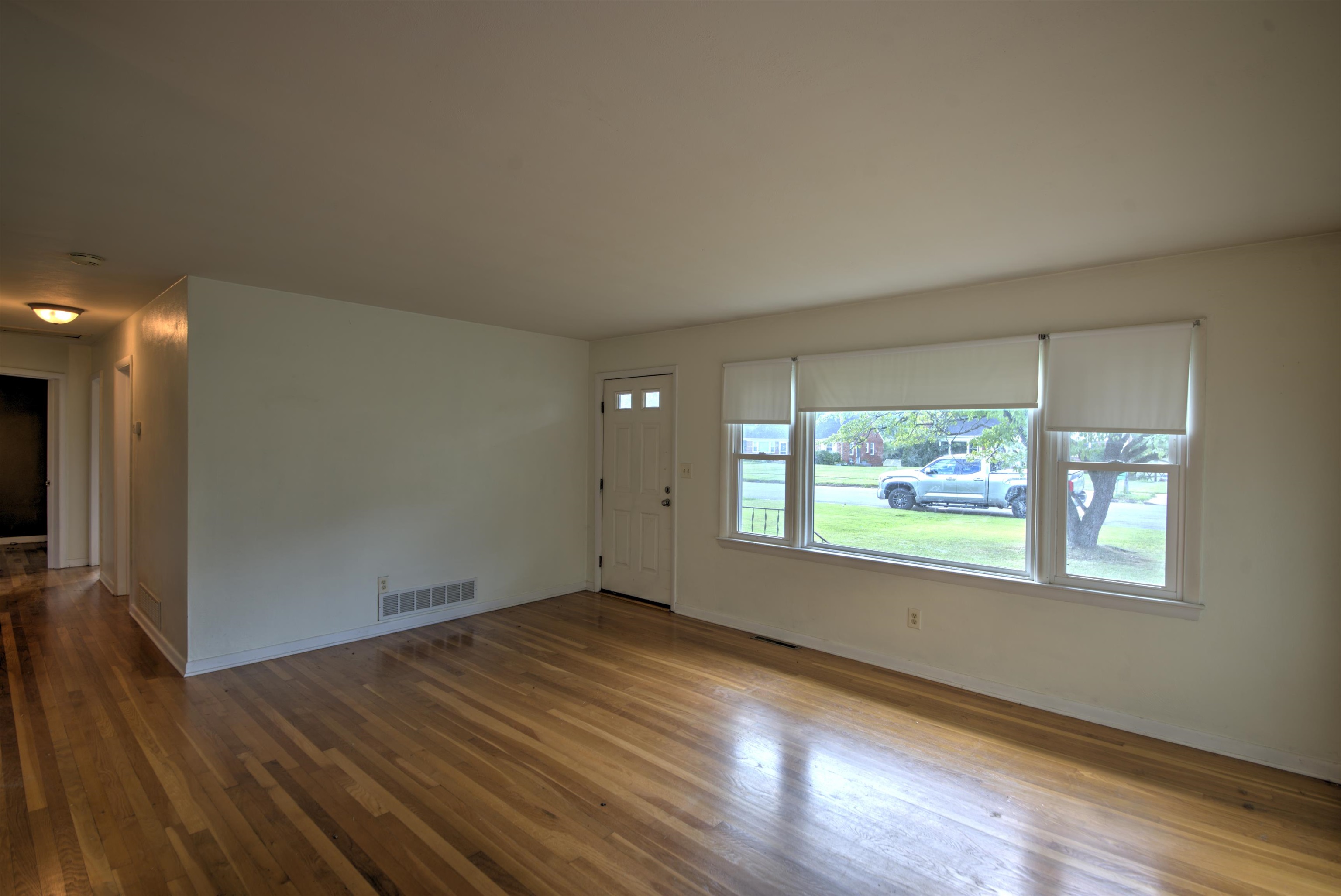 1061 JEFFERSON AVE, WAYNESBORO, Virginia 22980, 4 Bedrooms Bedrooms, ,1 BathroomBathrooms,Residential,1061 JEFFERSON AVE,681508 MLS # 681508 1061 JEFFERSON AVE, WAYNESBORO, Virginia 22980, 4 Bedrooms Bedrooms, ,1 BathroomBathrooms,Residential,1061 JEFFERSON AVE,681508 MLS # 681508
