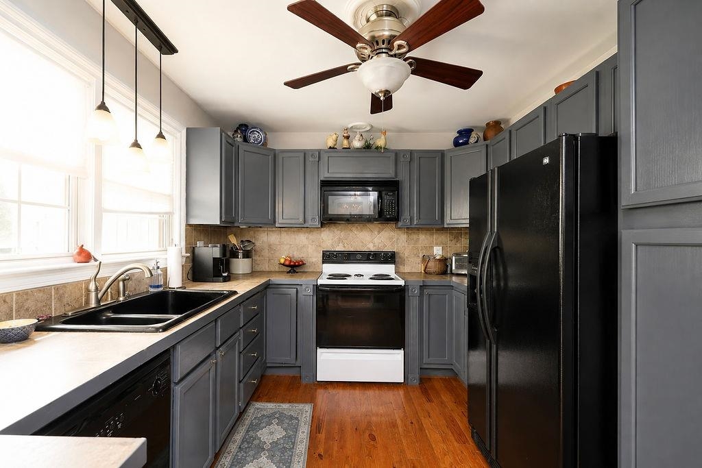 219 ROBIN RD, WAYNESBORO, Virginia 22980, 3 Bedrooms Bedrooms, ,1 BathroomBathrooms,Residential,219 ROBIN RD,681509 MLS # 681509 219 ROBIN RD, WAYNESBORO, Virginia 22980, 3 Bedrooms Bedrooms, ,1 BathroomBathrooms,Residential,219 ROBIN RD,681509 MLS # 681509