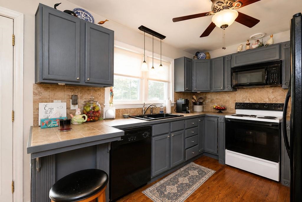 219 ROBIN RD, WAYNESBORO, Virginia 22980, 3 Bedrooms Bedrooms, ,1 BathroomBathrooms,Residential,219 ROBIN RD,681509 MLS # 681509 219 ROBIN RD, WAYNESBORO, Virginia 22980, 3 Bedrooms Bedrooms, ,1 BathroomBathrooms,Residential,219 ROBIN RD,681509 MLS # 681509