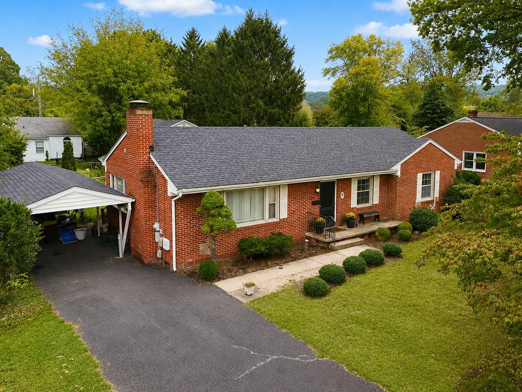 219 ROBIN RD, WAYNESBORO, Virginia 22980, 3 Bedrooms Bedrooms, ,1 BathroomBathrooms,Residential,219 ROBIN RD,681509 MLS # 681509 219 ROBIN RD, WAYNESBORO, Virginia 22980, 3 Bedrooms Bedrooms, ,1 BathroomBathrooms,Residential,219 ROBIN RD,681509 MLS # 681509