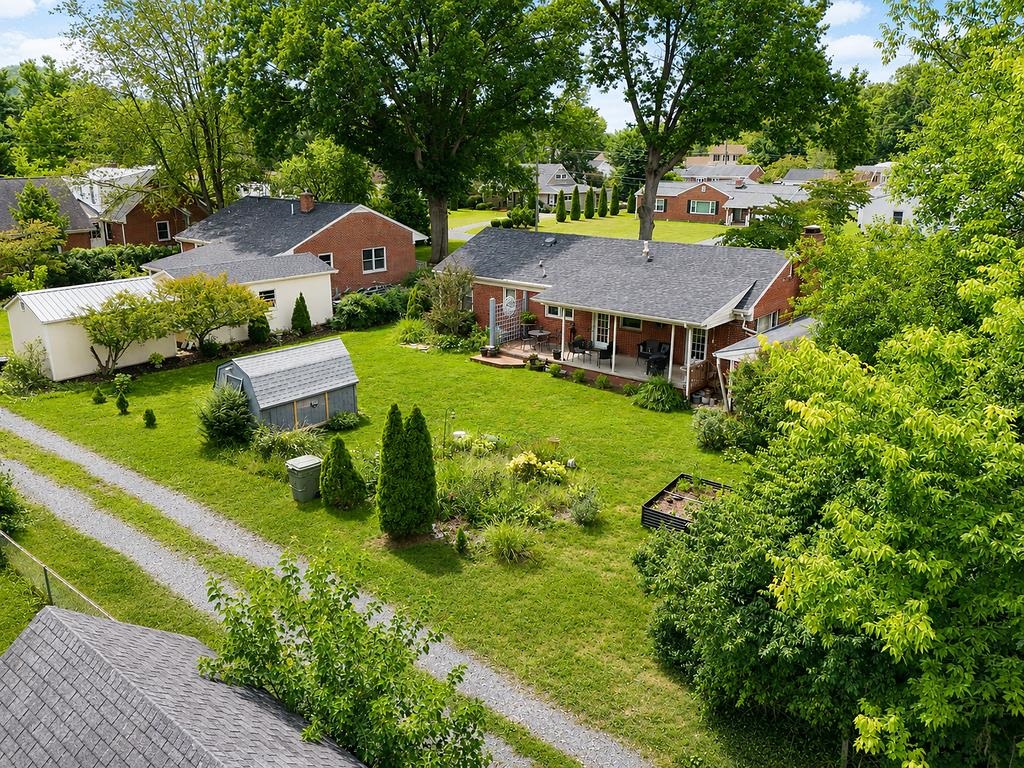 219 ROBIN RD, WAYNESBORO, Virginia 22980, 3 Bedrooms Bedrooms, ,1 BathroomBathrooms,Residential,219 ROBIN RD,681509 MLS # 681509 219 ROBIN RD, WAYNESBORO, Virginia 22980, 3 Bedrooms Bedrooms, ,1 BathroomBathrooms,Residential,219 ROBIN RD,681509 MLS # 681509