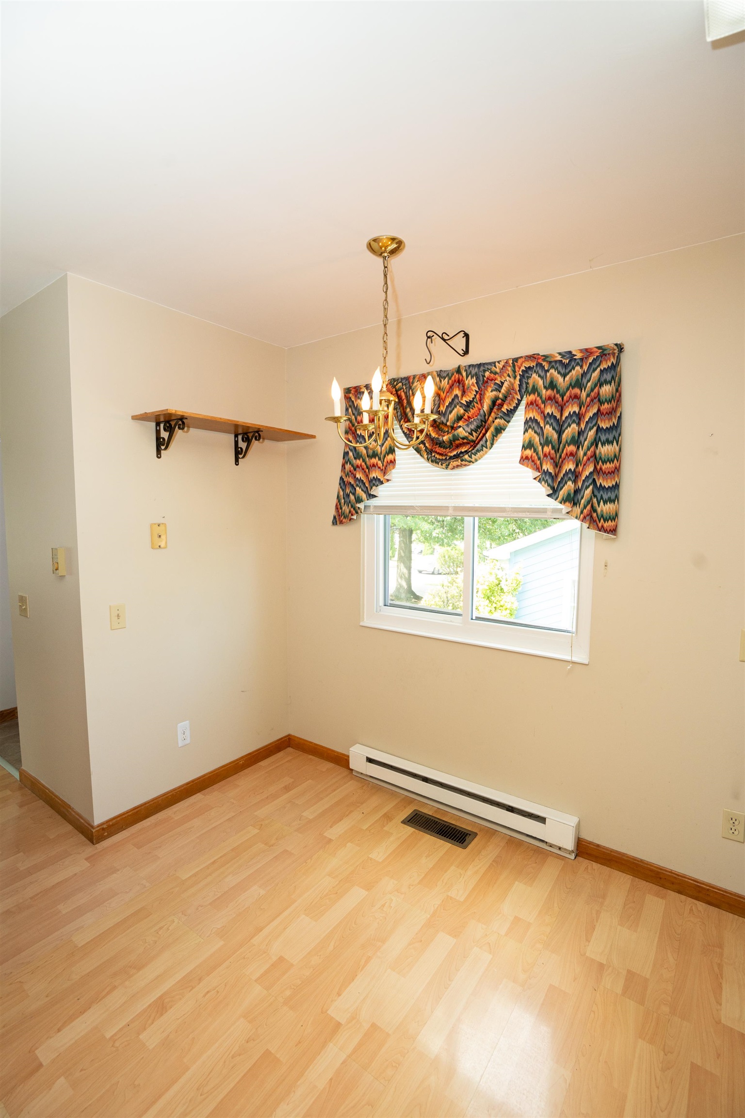 536 E WASHINGTON ST, HARRISONBURG, Virginia 22802, 3 Bedrooms Bedrooms, ,2 BathroomsBathrooms,Residential,536 E WASHINGTON ST,681514 MLS # 681514