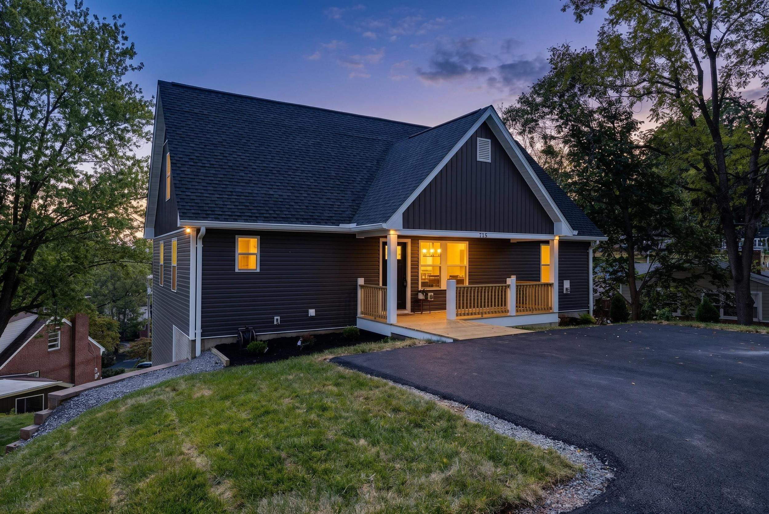 715 HILLCREST DR, STAUNTON, Virginia 24401, 5 Bedrooms Bedrooms, ,3 BathroomsBathrooms,Residential,715 HILLCREST DR,680895 MLS # 680895 715 HILLCREST DR, STAUNTON, Virginia 24401, 5 Bedrooms Bedrooms, ,3 BathroomsBathrooms,Residential,715 HILLCREST DR,680895 MLS # 680895