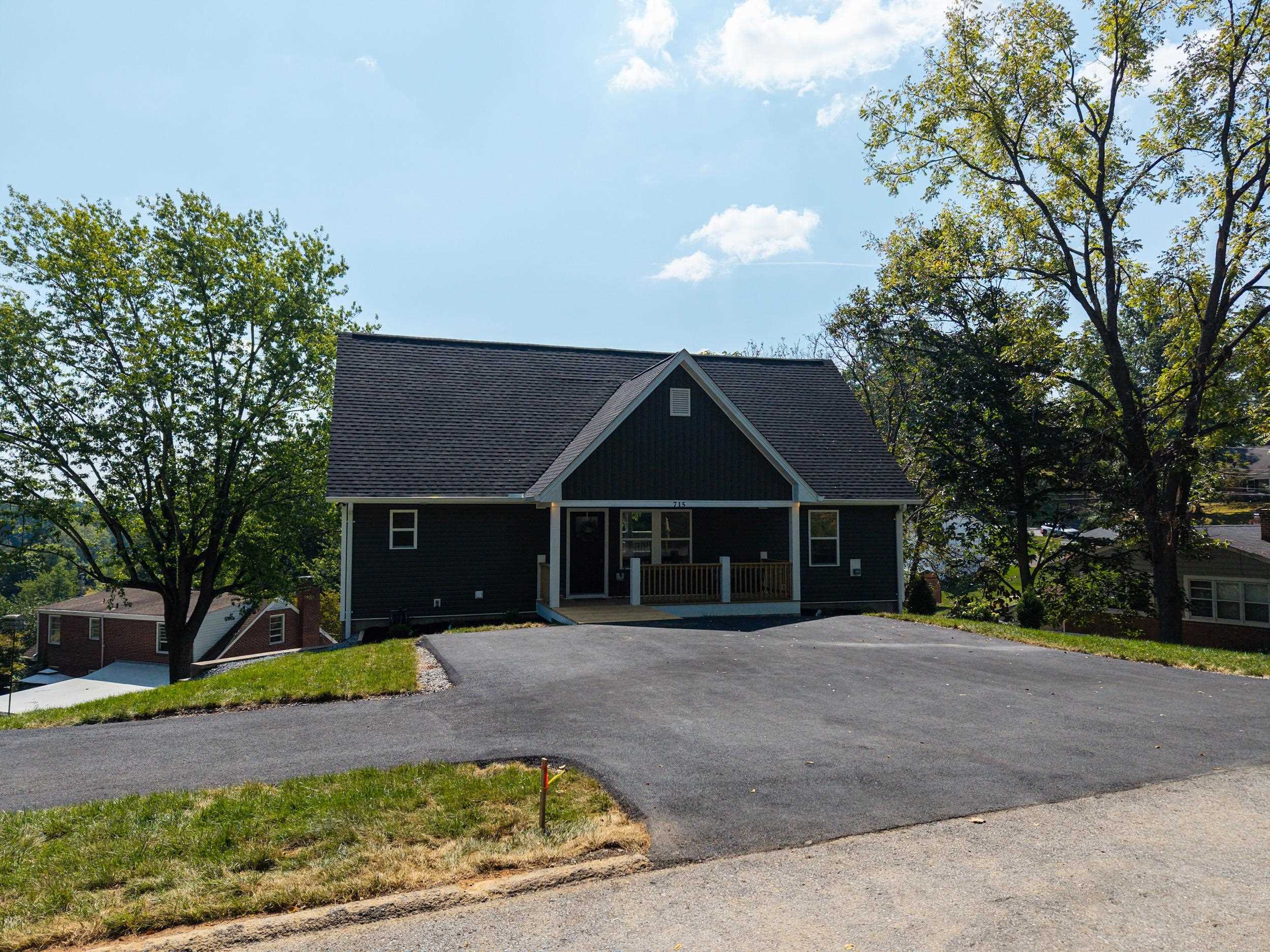 715 HILLCREST DR, STAUNTON, Virginia 24401, 5 Bedrooms Bedrooms, ,3 BathroomsBathrooms,Residential,715 HILLCREST DR,680895 MLS # 680895 715 HILLCREST DR, STAUNTON, Virginia 24401, 5 Bedrooms Bedrooms, ,3 BathroomsBathrooms,Residential,715 HILLCREST DR,680895 MLS # 680895
