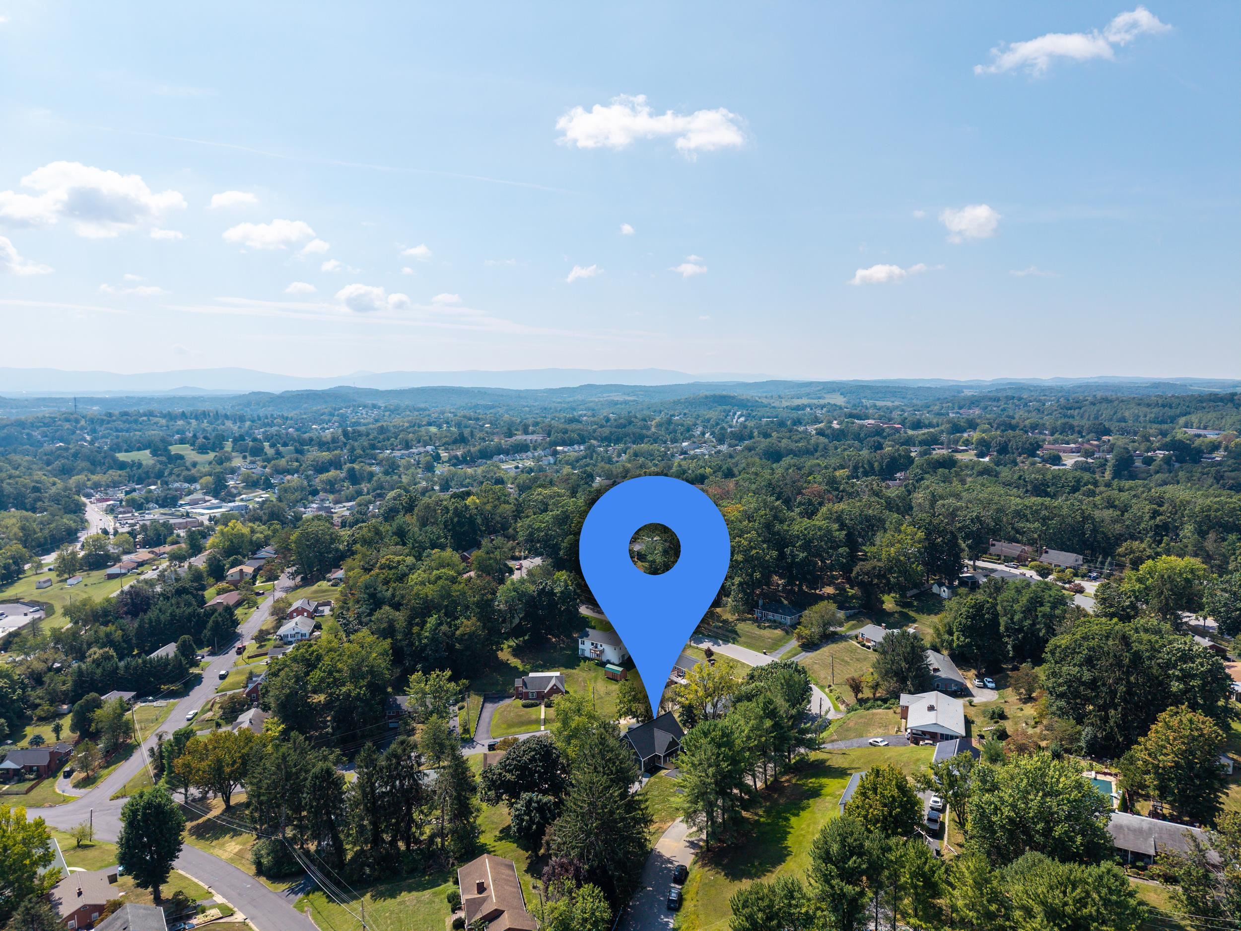 715 HILLCREST DR, STAUNTON, Virginia 24401, 5 Bedrooms Bedrooms, ,3 BathroomsBathrooms,Residential,715 HILLCREST DR,680895 MLS # 680895 715 HILLCREST DR, STAUNTON, Virginia 24401, 5 Bedrooms Bedrooms, ,3 BathroomsBathrooms,Residential,715 HILLCREST DR,680895 MLS # 680895